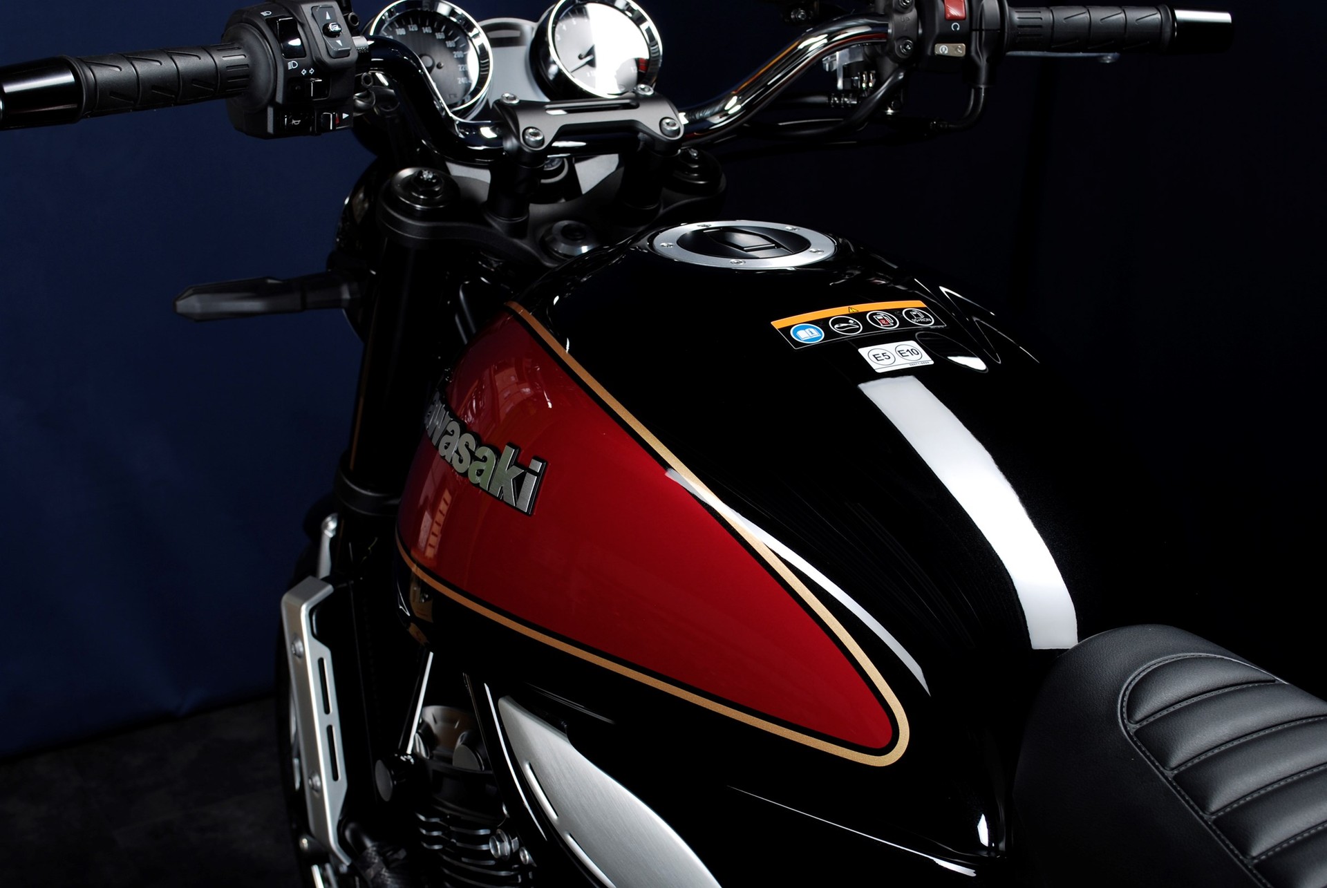 KAWASAKI Z 900 RS MY23-image-12