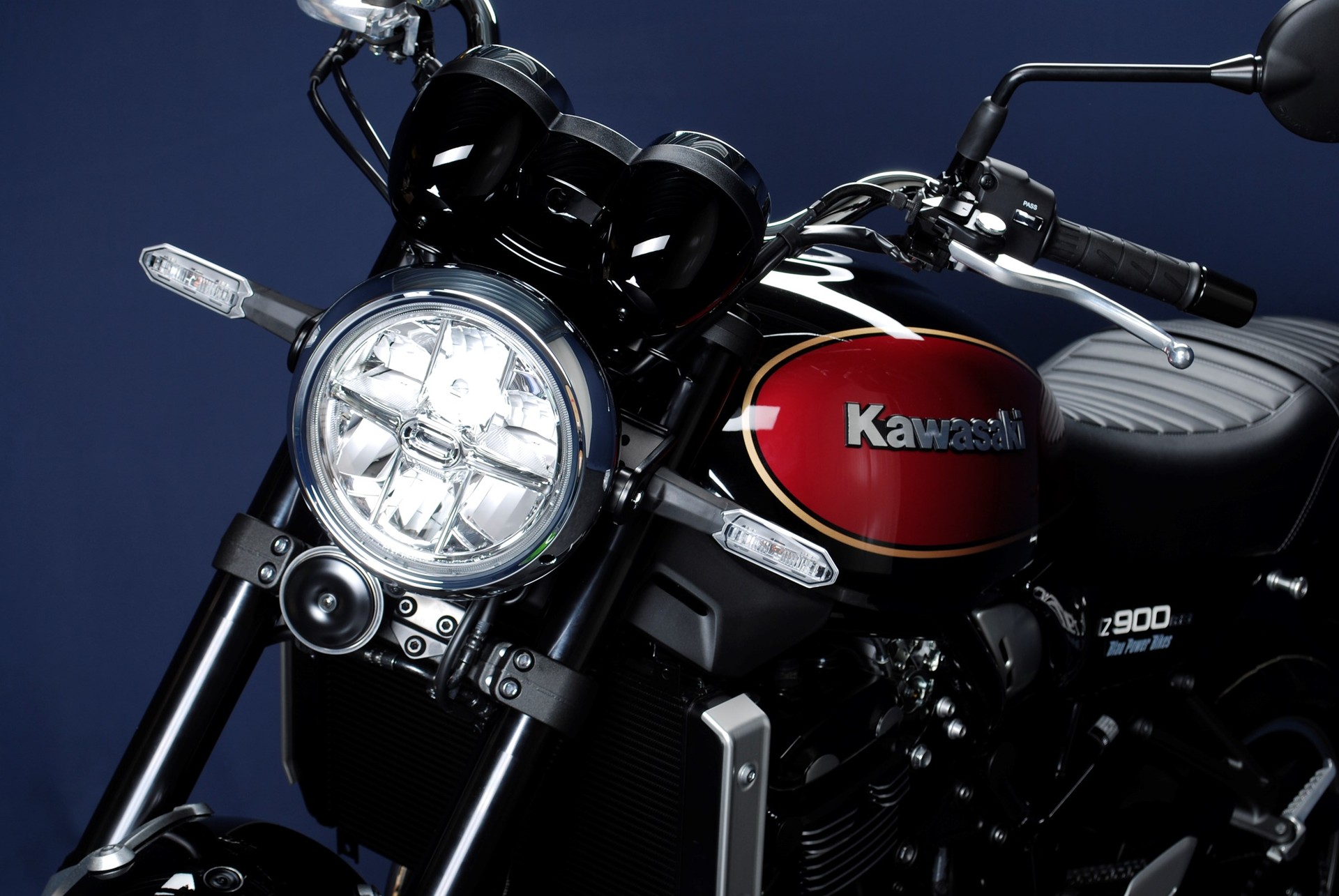 KAWASAKI Z 900 RS MY23-image-8
