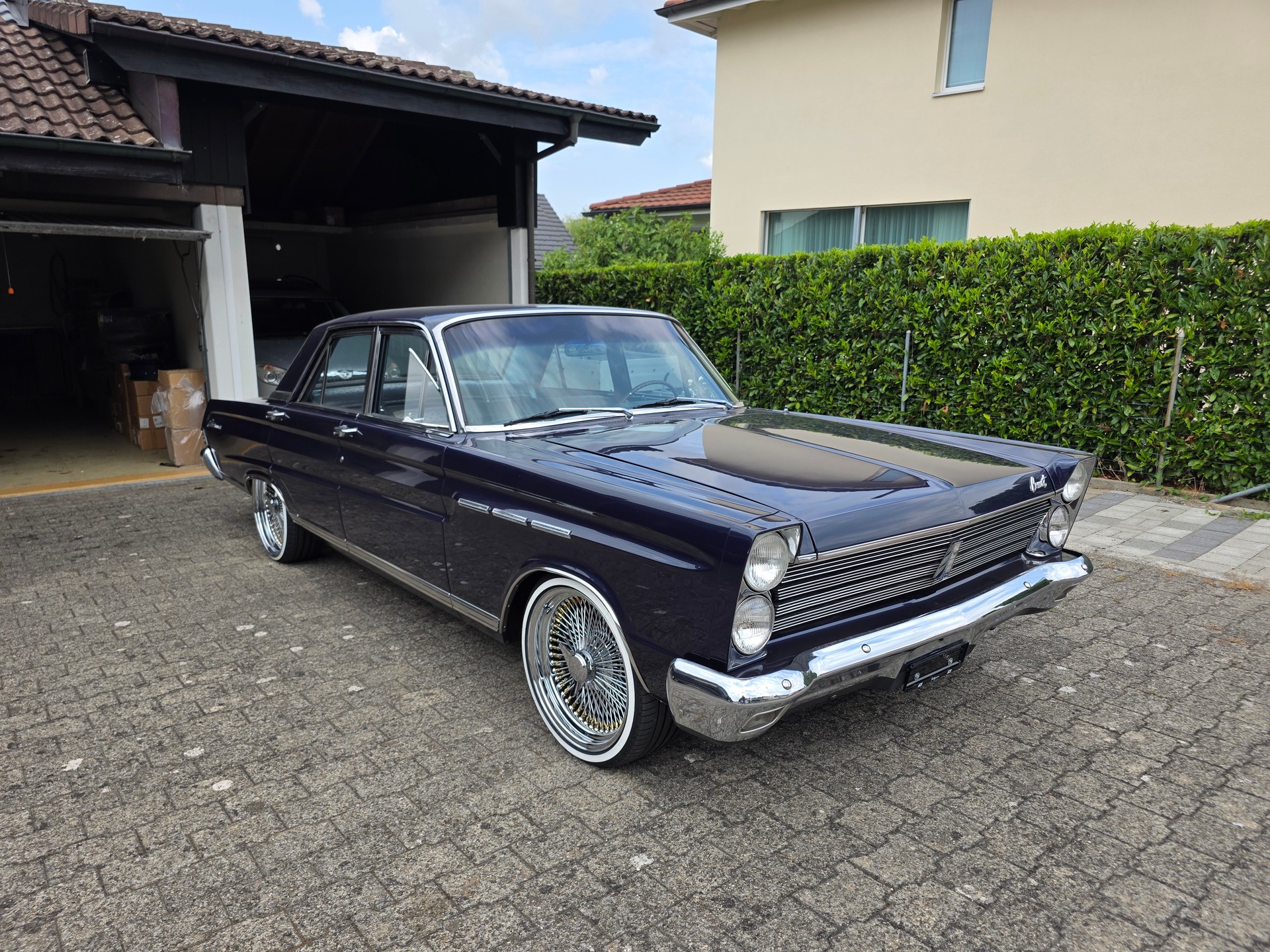 MERCURY Comet Caliente Lowrider-image-2