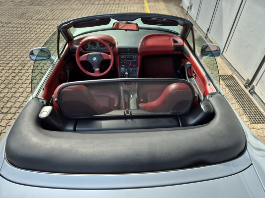 BMW Z3 2.8i Roadster-image-11