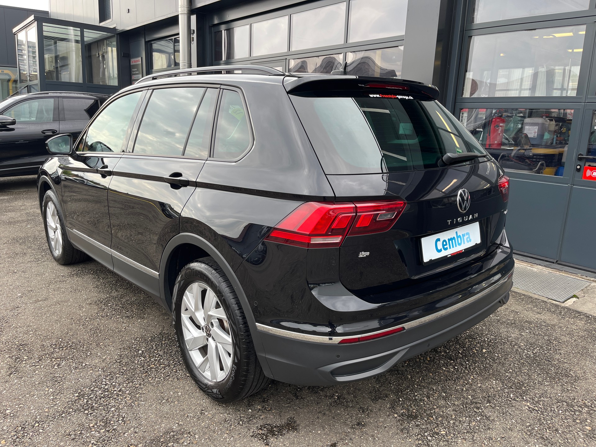 VW Tiguan 2.0 TDI SCR Life 4Motion DSG-showroom-element-3