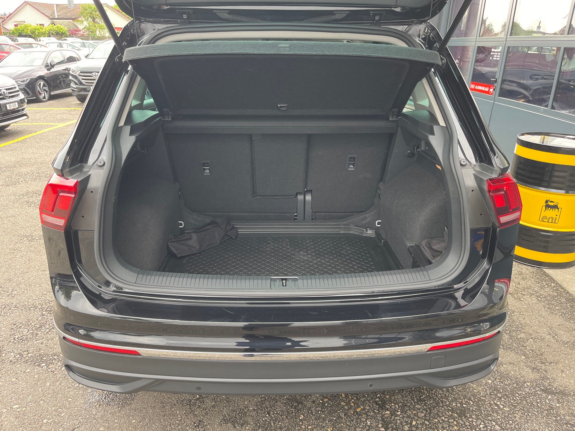 VW Tiguan 2.0 TDI SCR Life 4Motion DSG-image-5