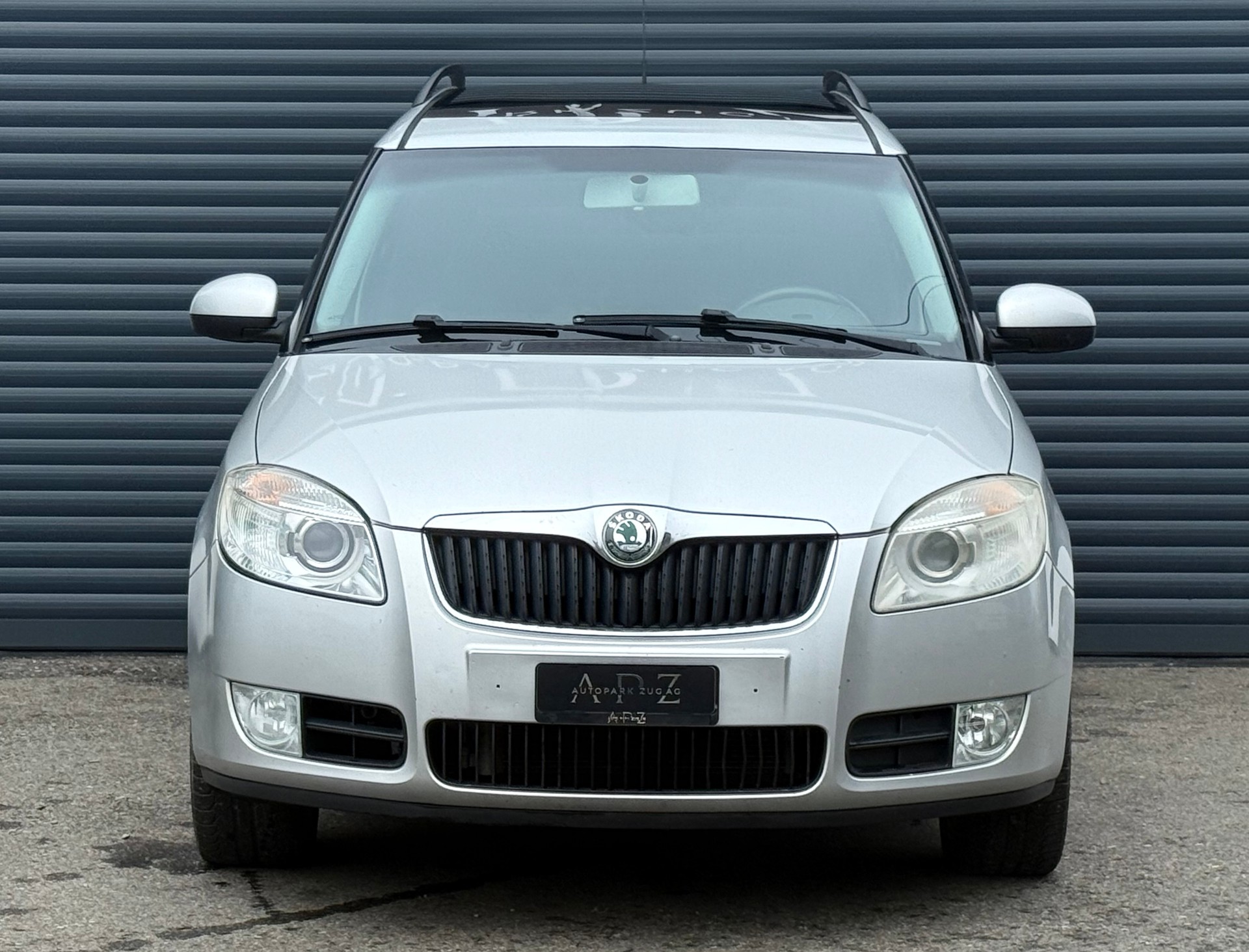 SKODA Roomster 1.6 Magic-image-1