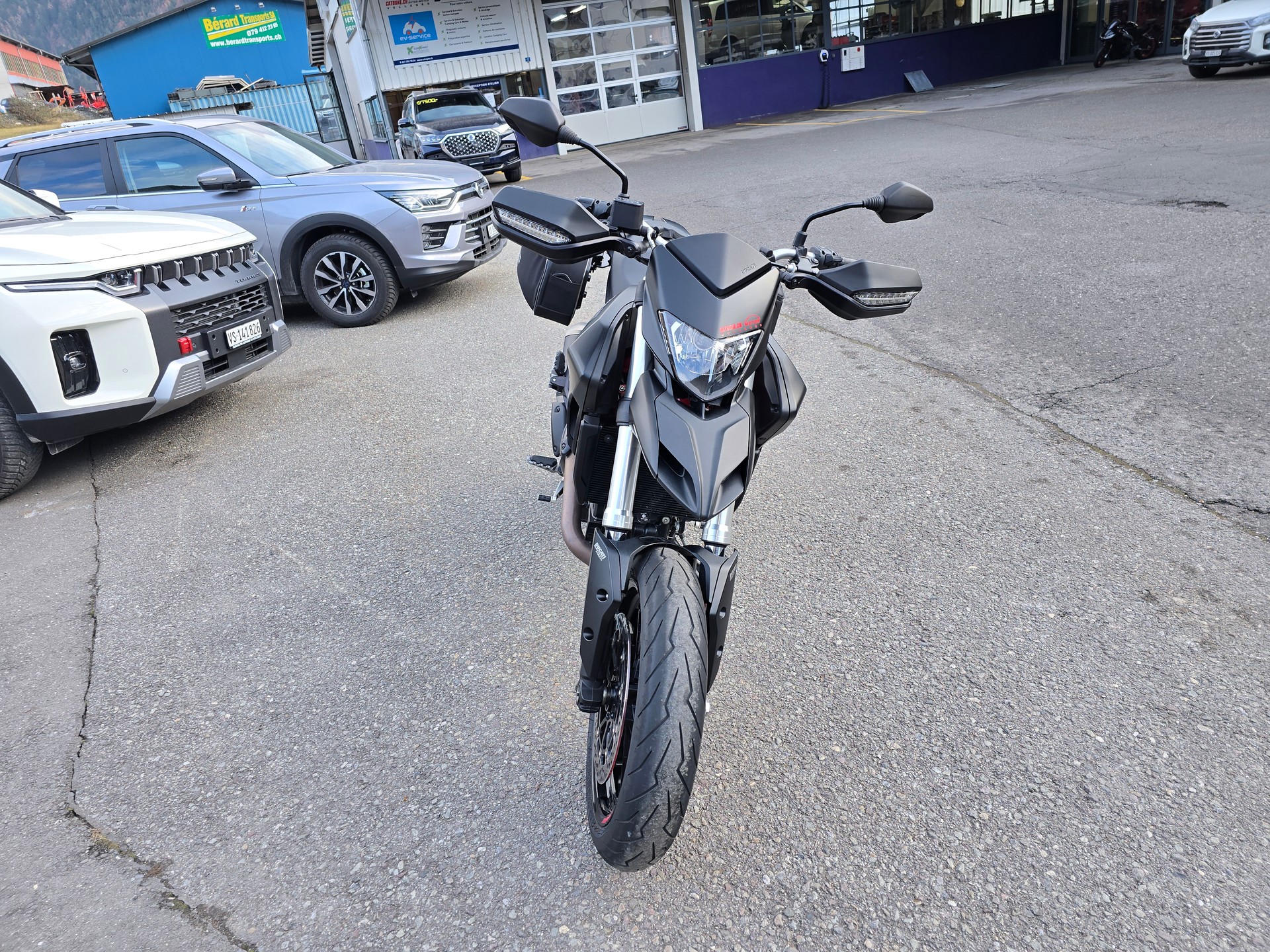DUCATI Hypermotard 821-image-8