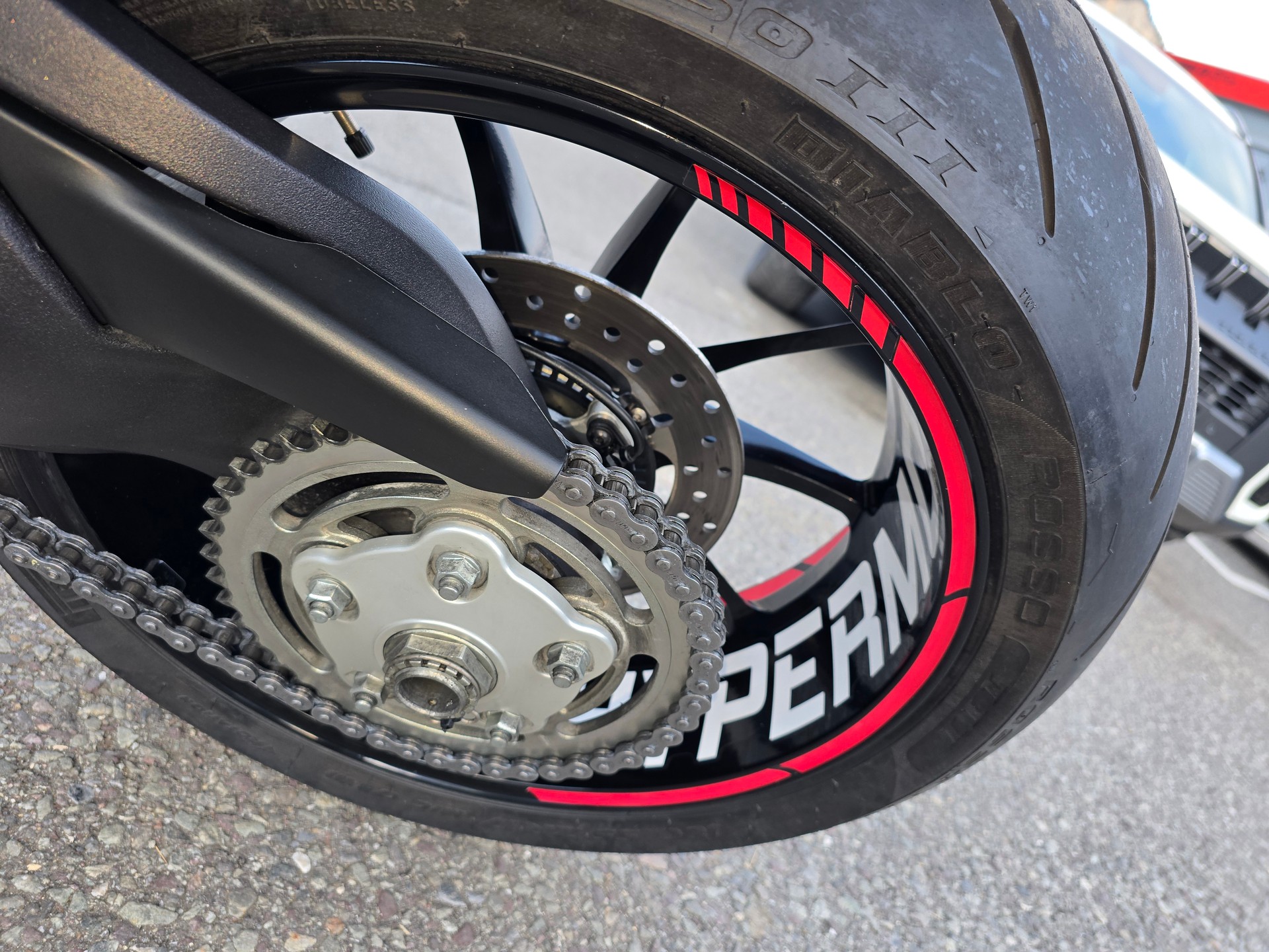 DUCATI Hypermotard 821-image-11