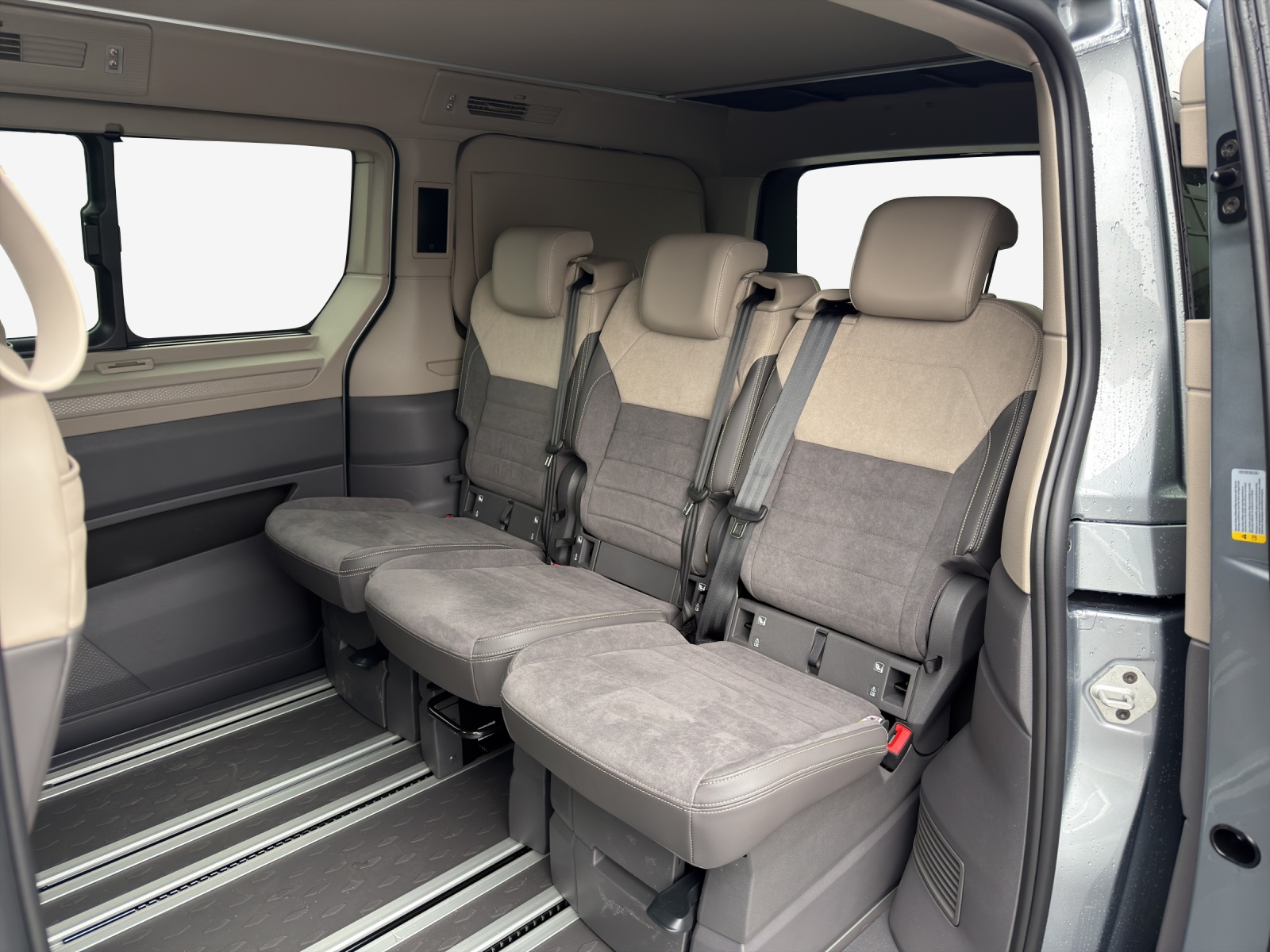 VW California 2.0 TDI Beach Tour-image-11