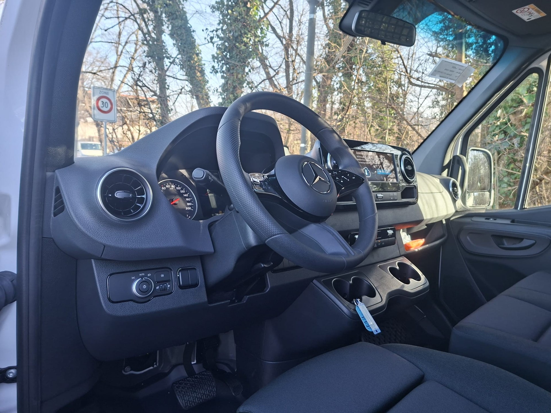 MERCEDES-BENZ Sprinter 317 CDI Standard 9G-TRONIC-image-8