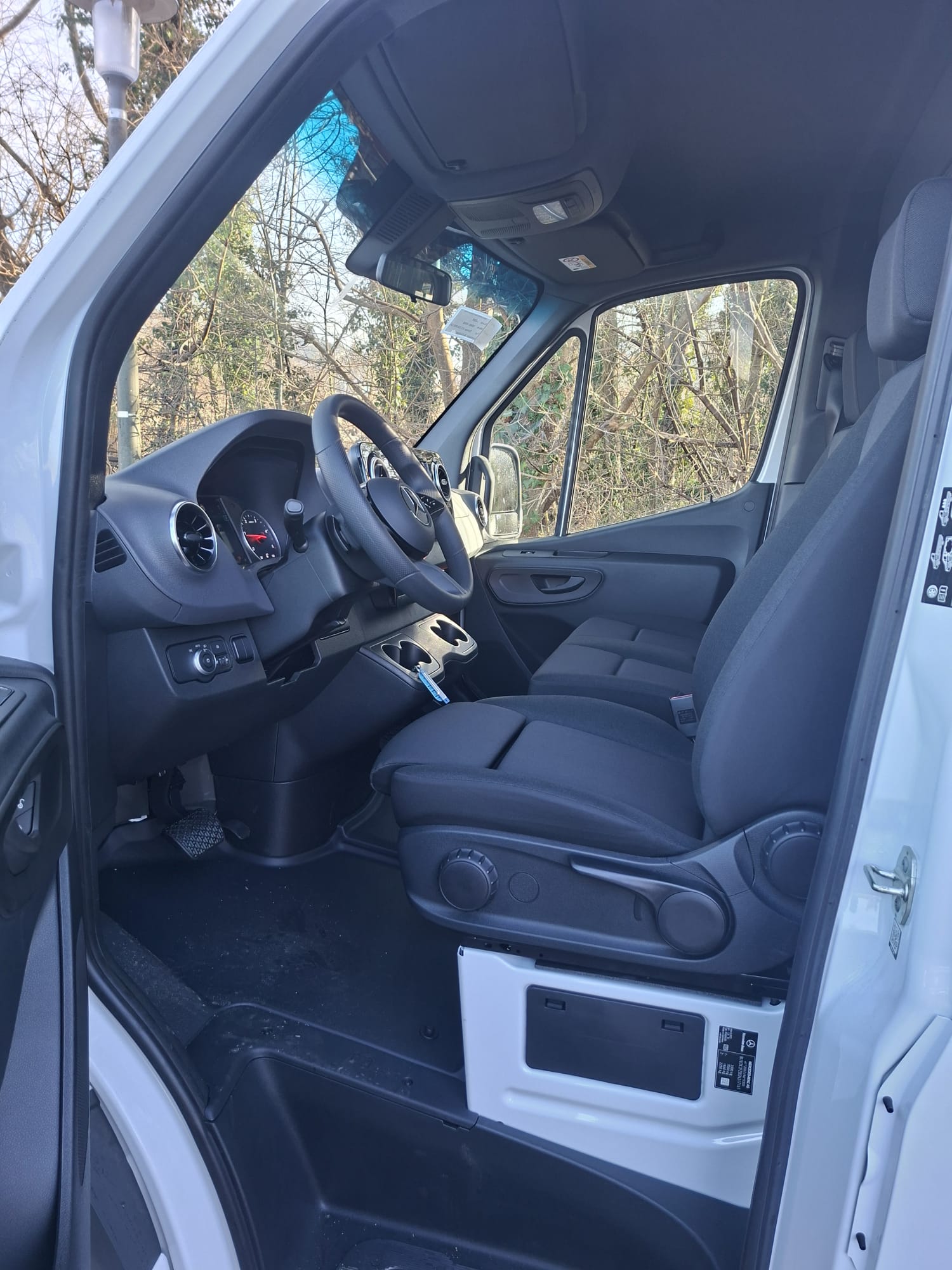 MERCEDES-BENZ Sprinter 317 CDI Standard 9G-TRONIC-image-10
