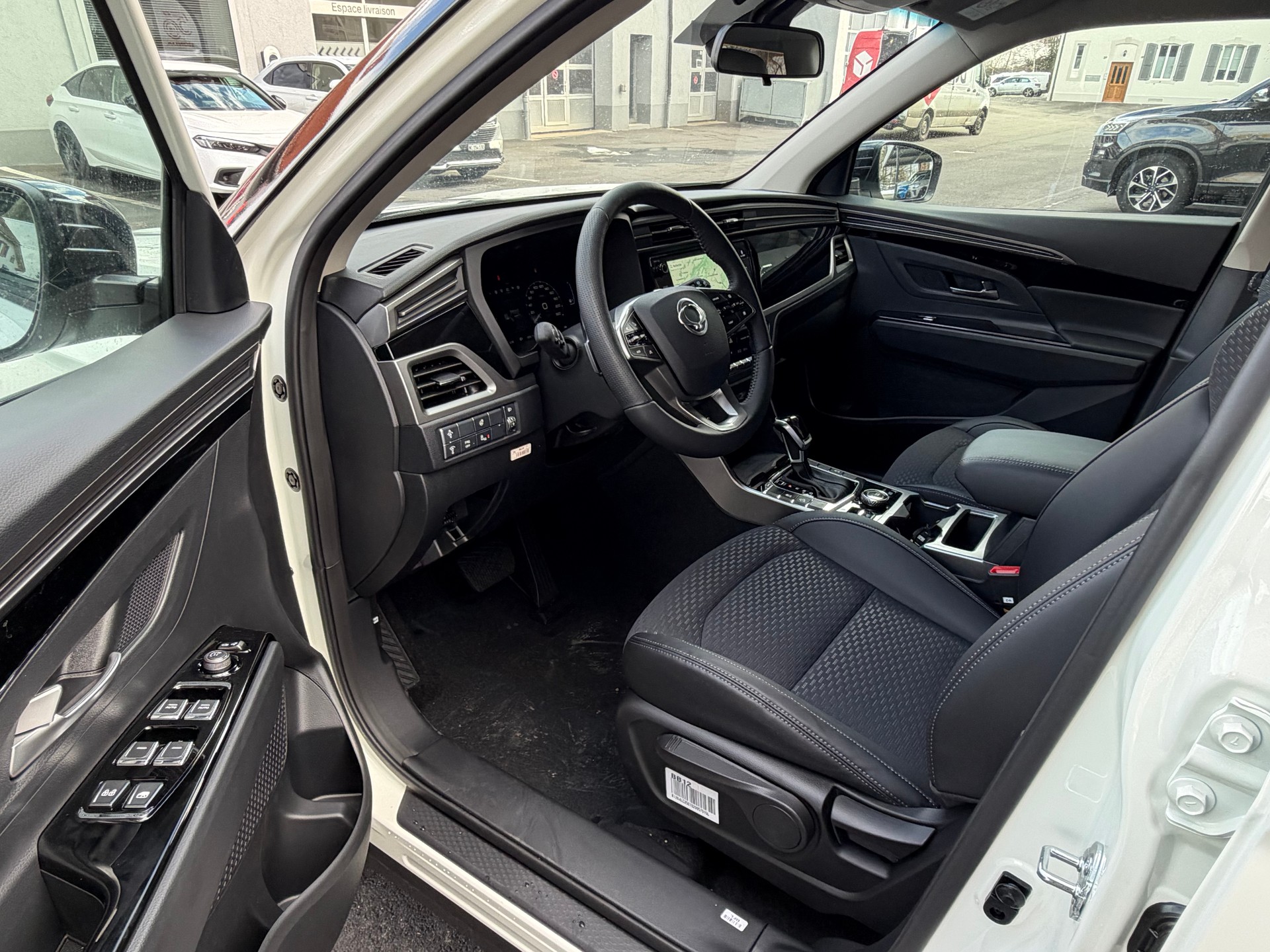 KGM-SsangYong Korando 1.5 T GDI Steel Blackline 4WD Automat-image-7