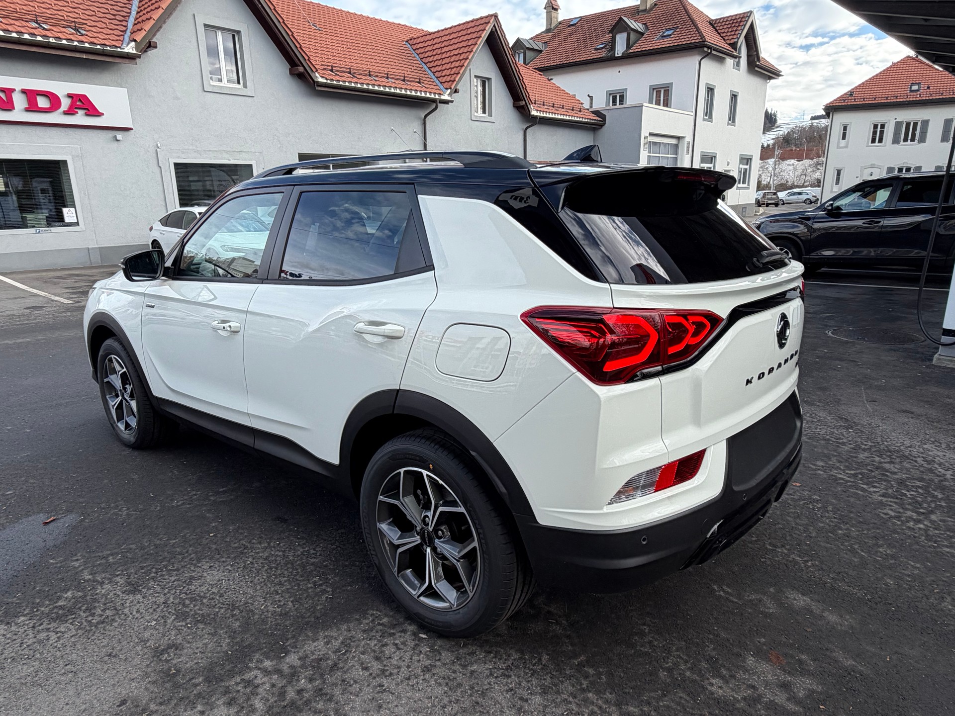 KGM-SsangYong Korando 1.5 T GDI Steel Blackline 4WD Automat-image-2