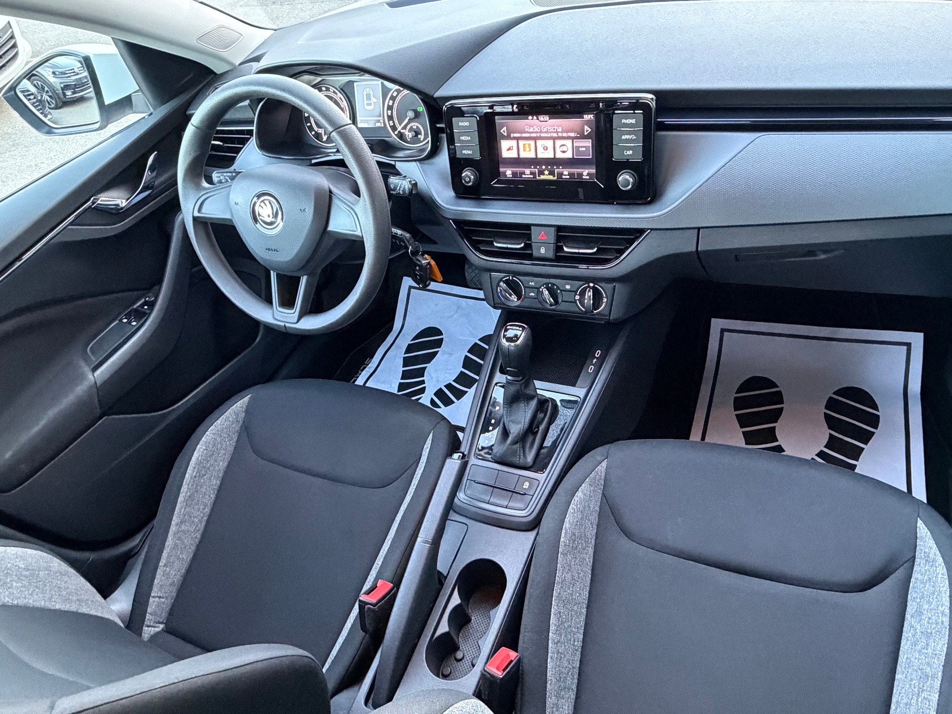 SKODA 1.6 TDI 115PS DSG-image-9