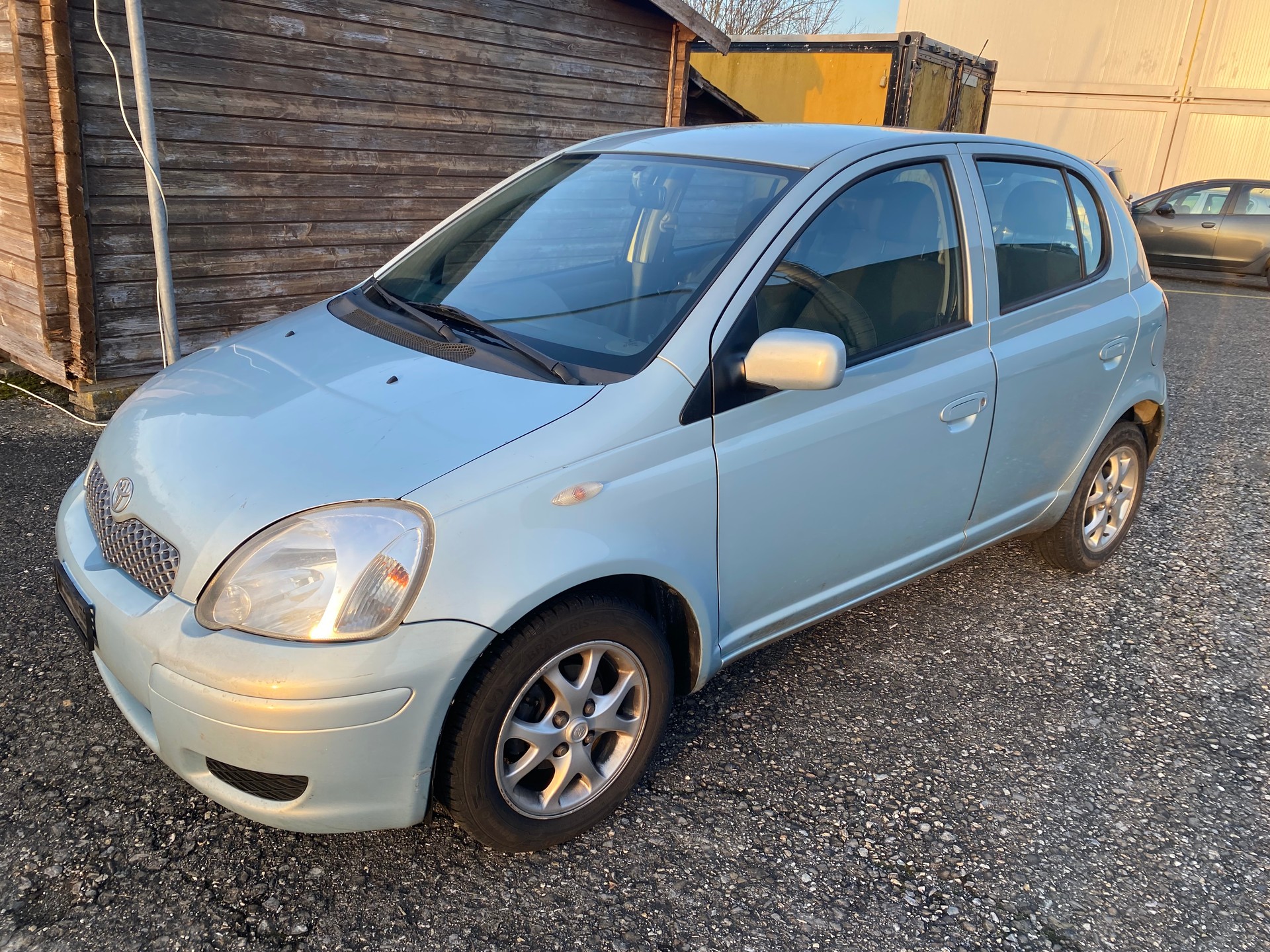 TOYOTA Yaris 1.3 Linea Luna-image-2