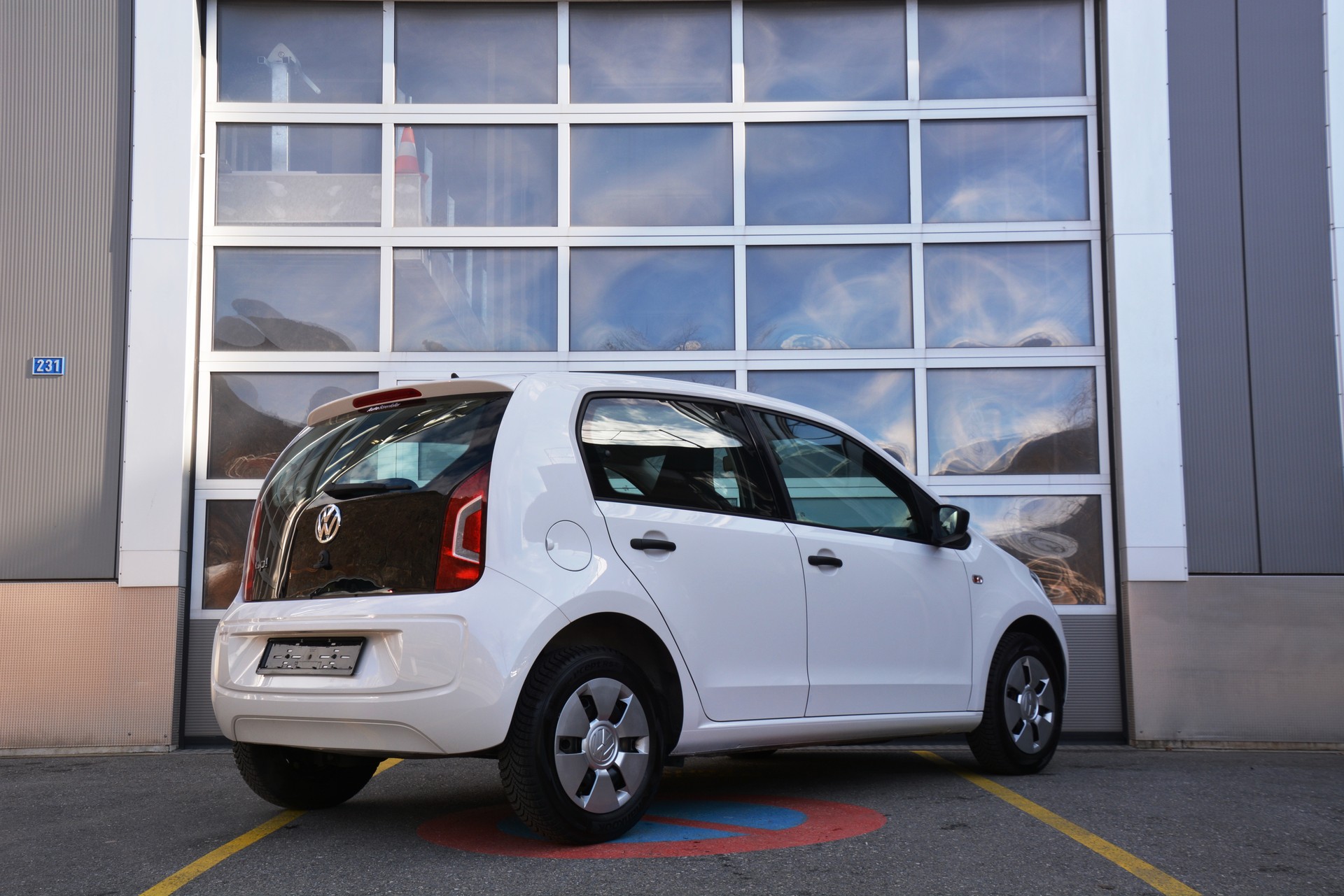 VW Up 1.0 move up-image-1