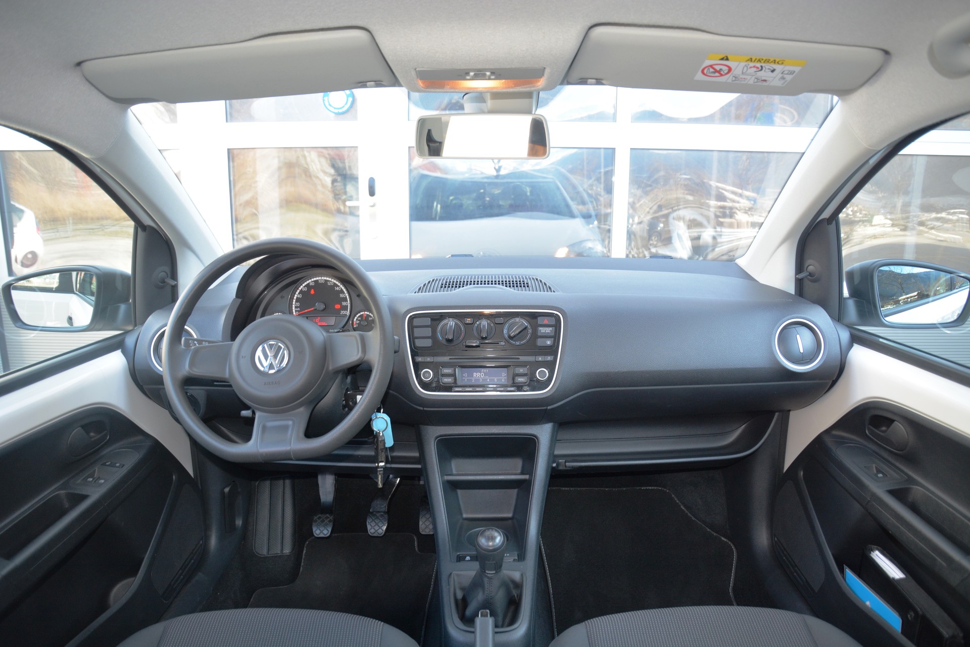 VW Up 1.0 move up-image-6