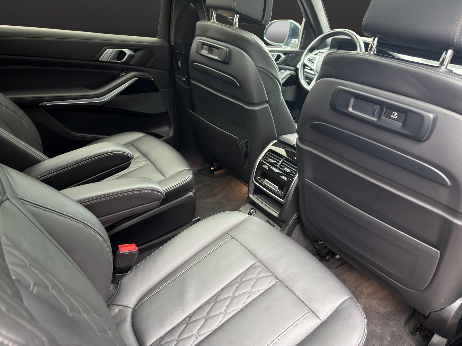 BMW X7 xDrive 48V 40i Steptronic-image-15