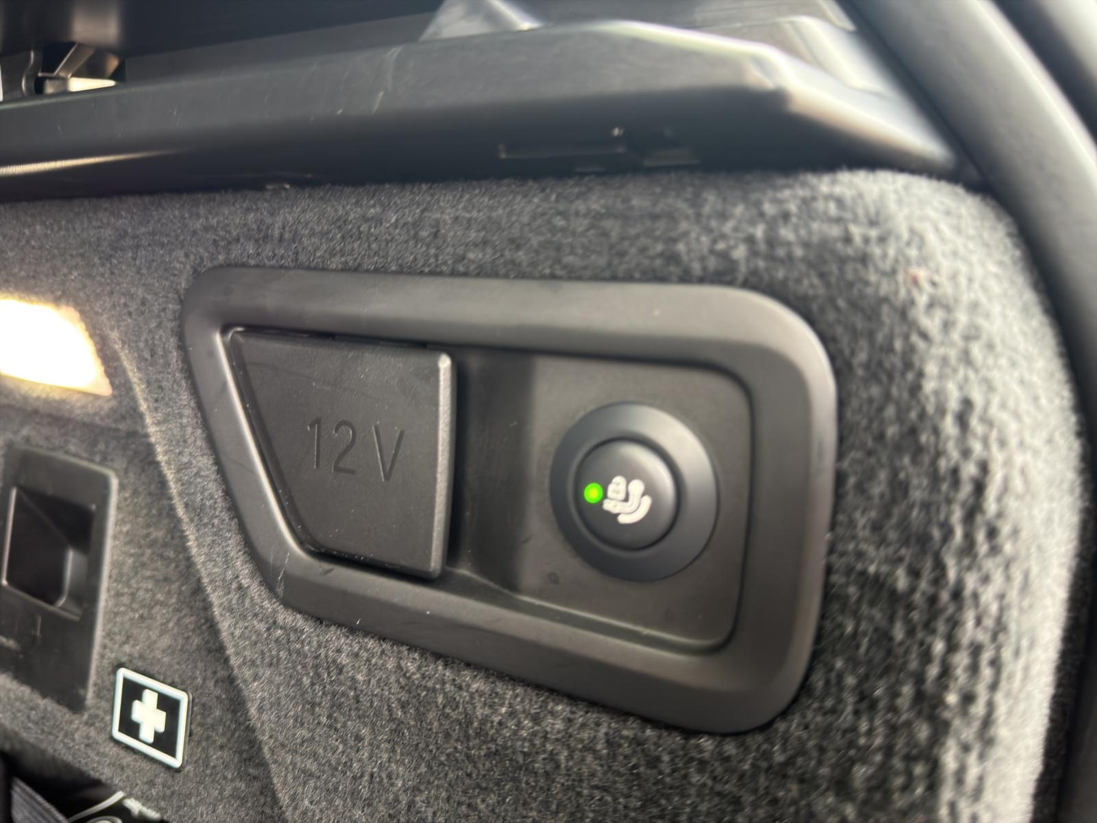 BMW X7 xDrive 48V 40i Steptronic-image-18