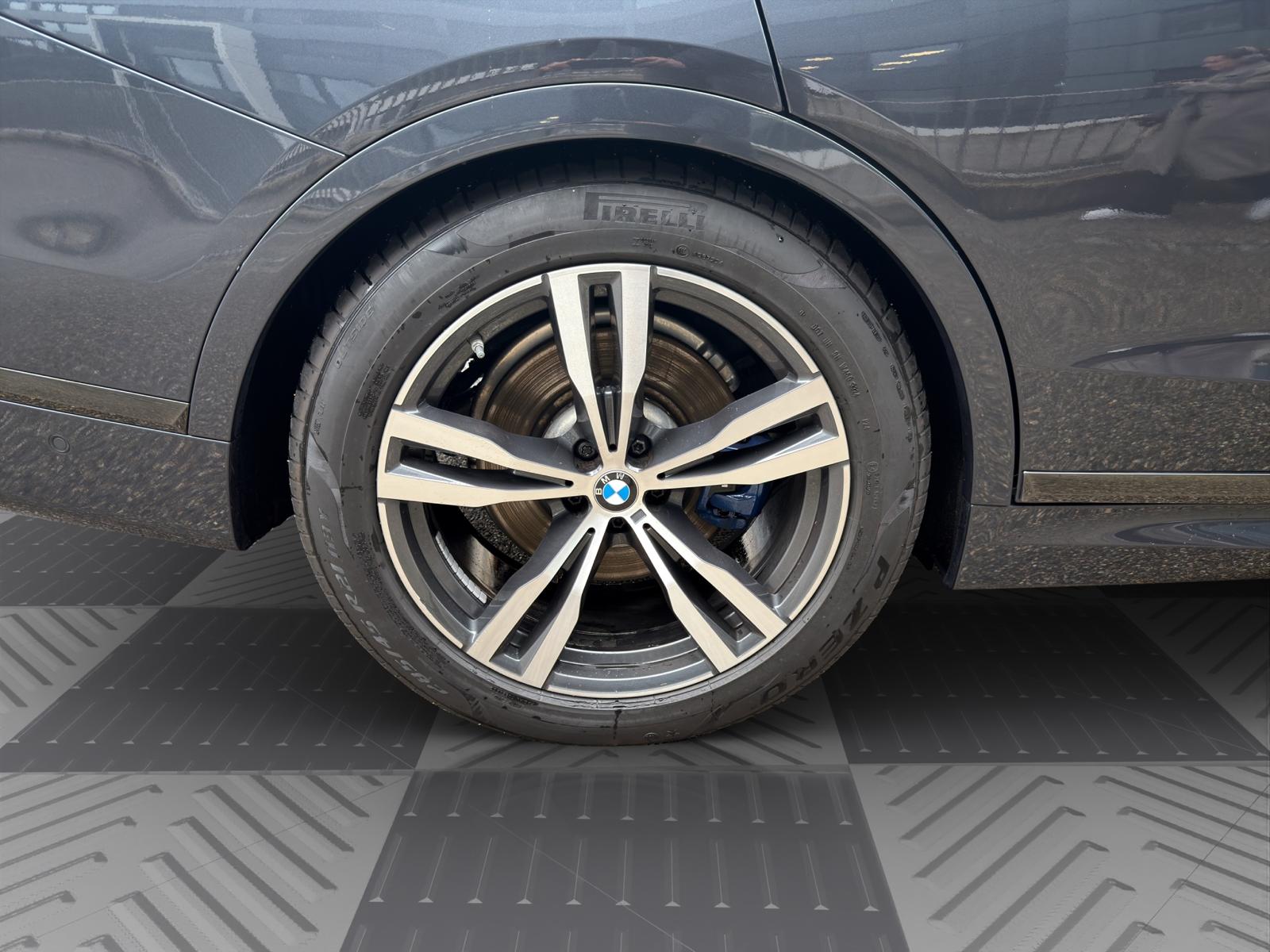 BMW X7 xDrive 48V 40i Steptronic-image-22