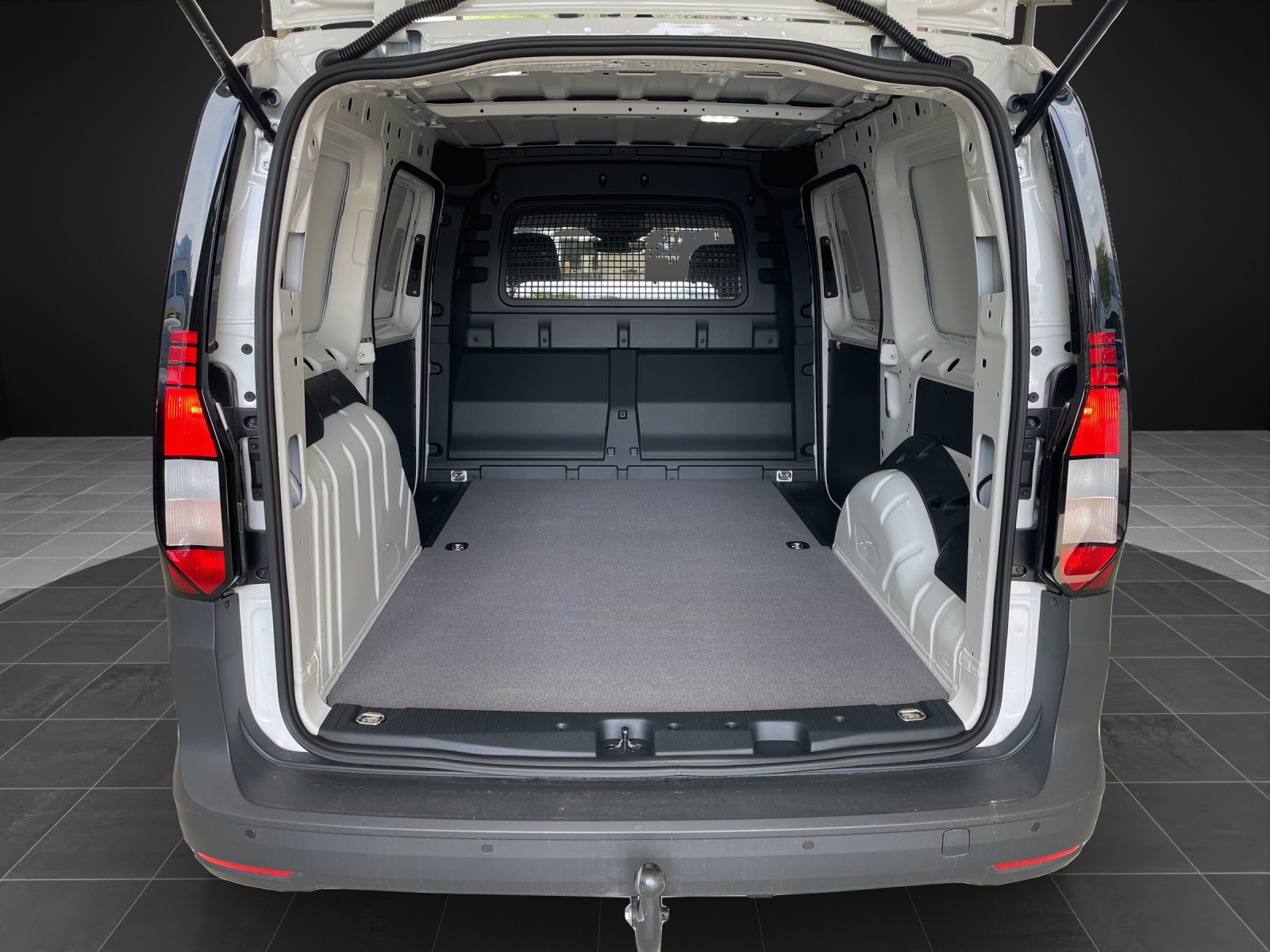 VW Caddy Cargo 2.0TDI Maxi 4Motion-image-8