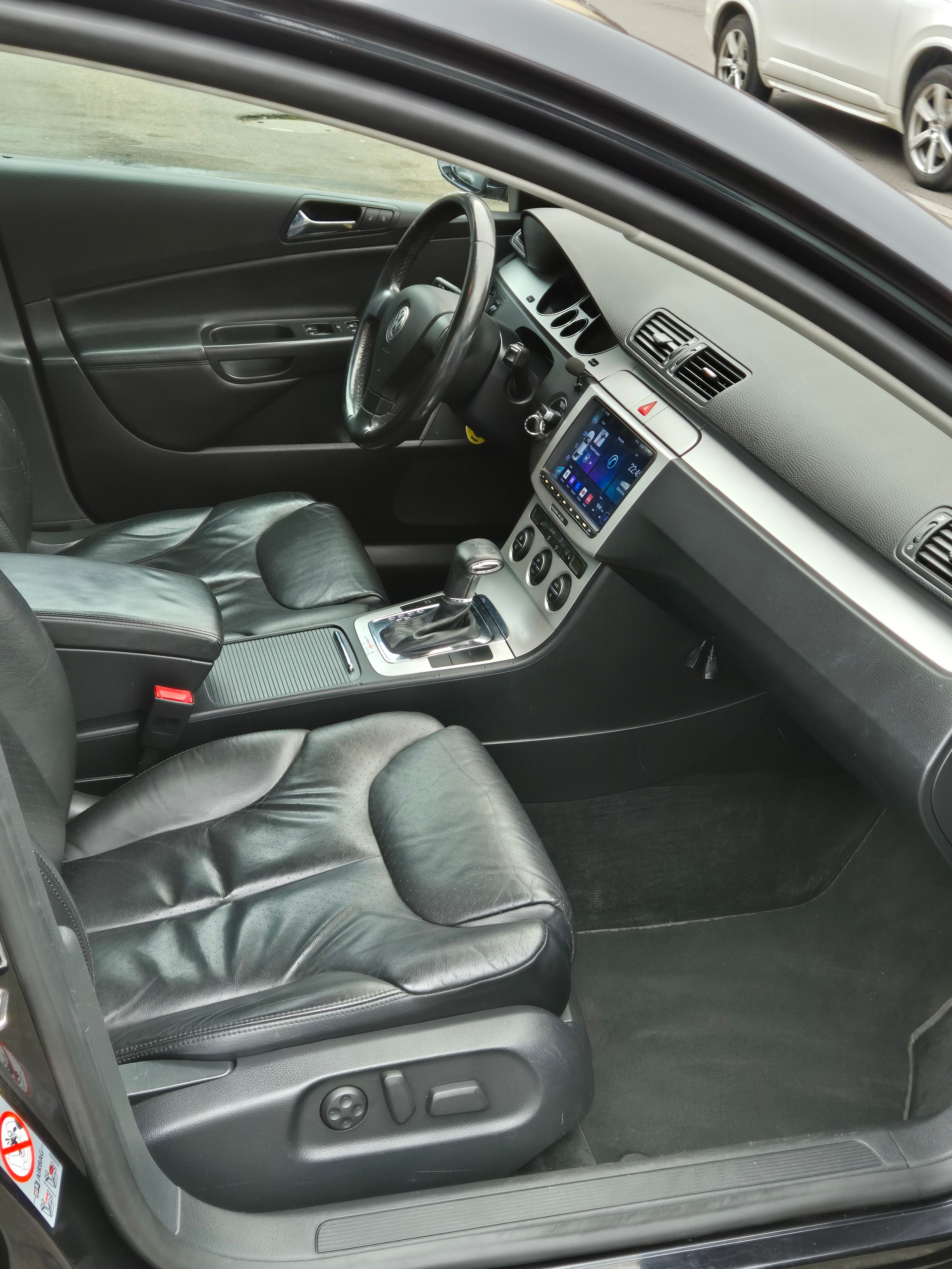 VW Passat Variant 2.0 FSI Highline-image-7