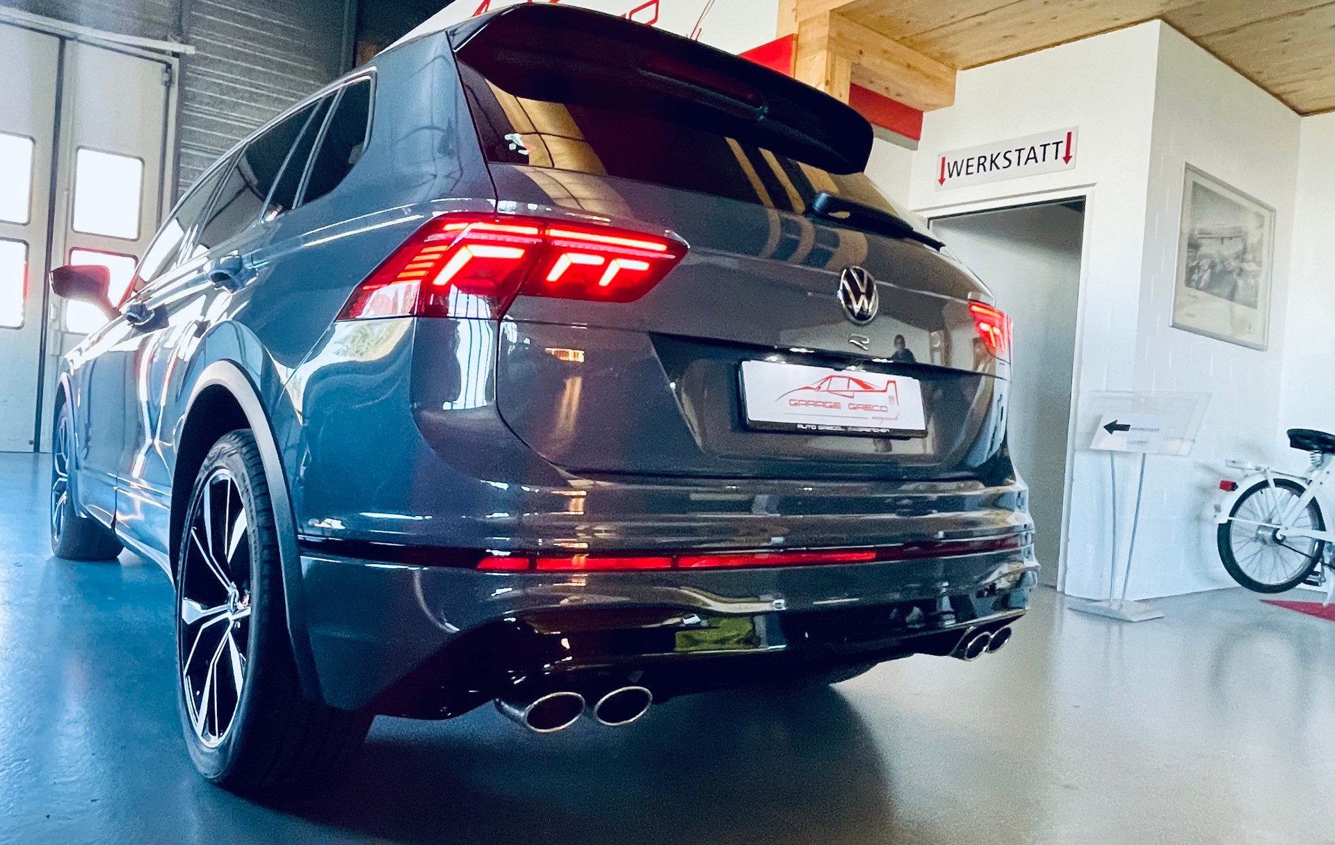 VW Tiguan 2.0TSI R 4Motion DSG "320PS"-image-5