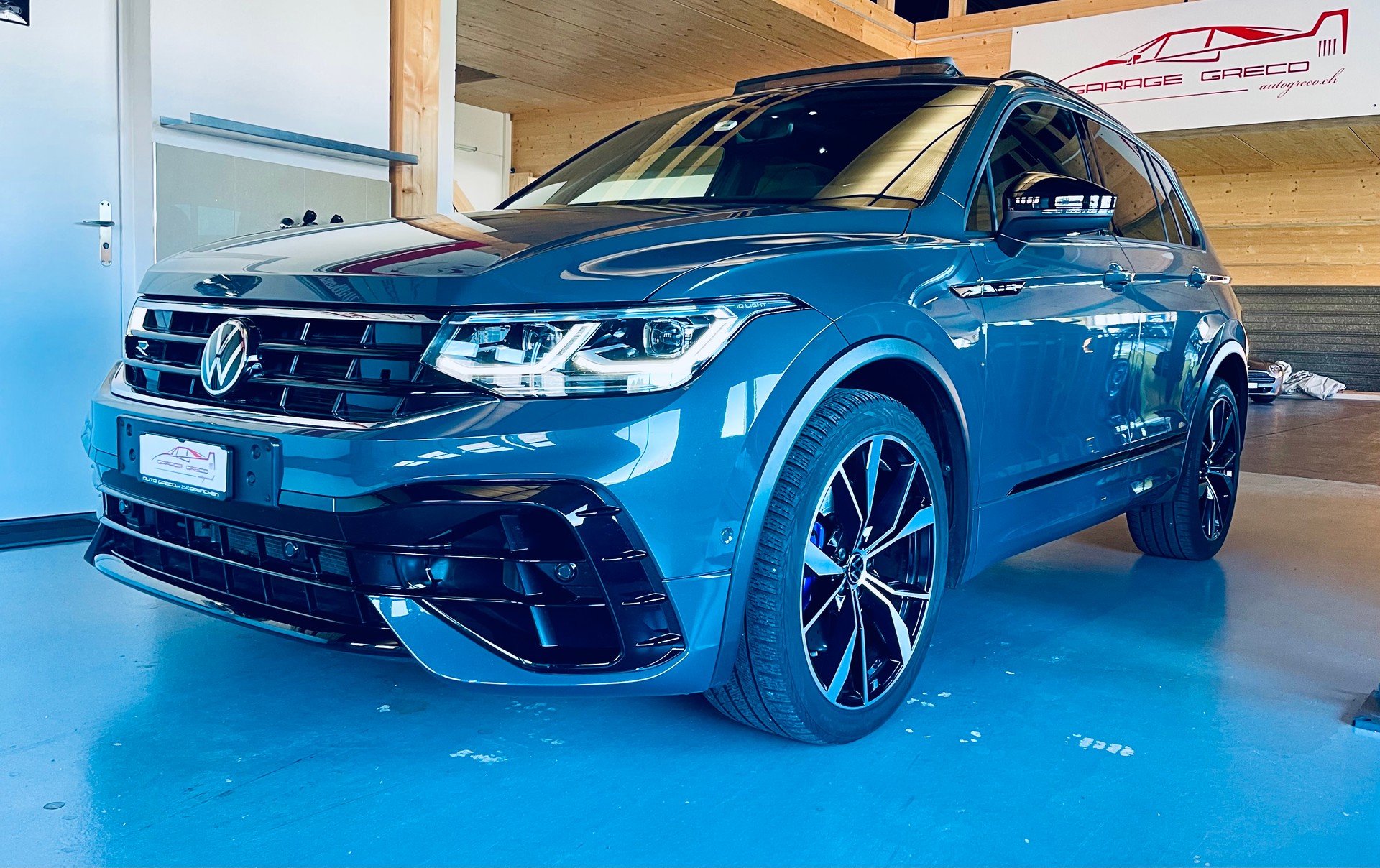 VW Tiguan 2.0TSI R 4Motion DSG "320PS"-image-4