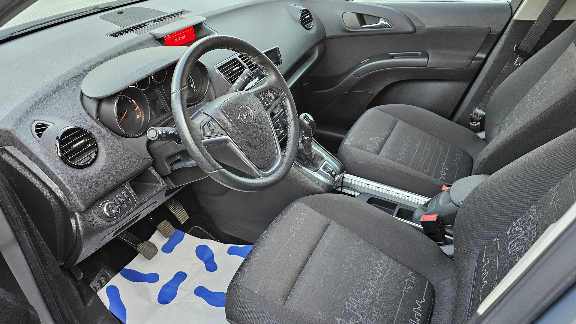 OPEL Meriva 1.4 Turbo Anniversary Edition-image-9