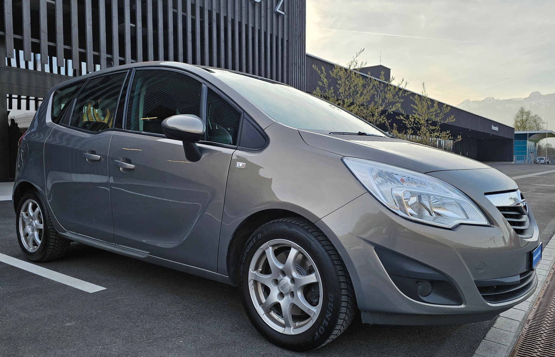 OPEL Meriva 1.4 Turbo Anniversary Edition-image-3