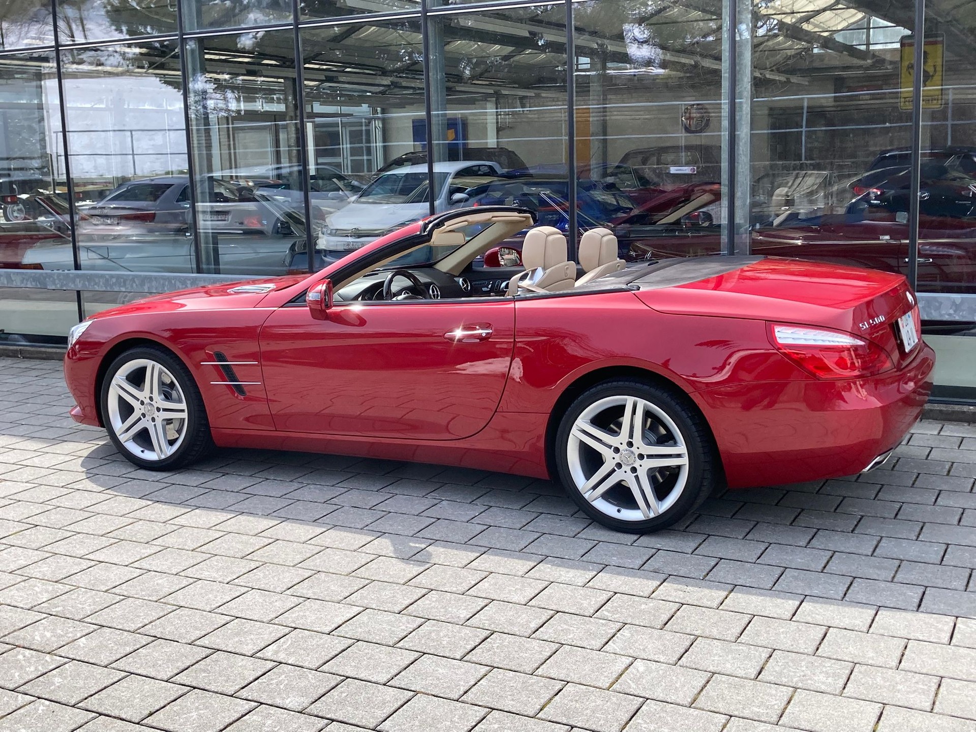 MERCEDES-BENZ SL 500 7G-Tronic-showroom-element-1