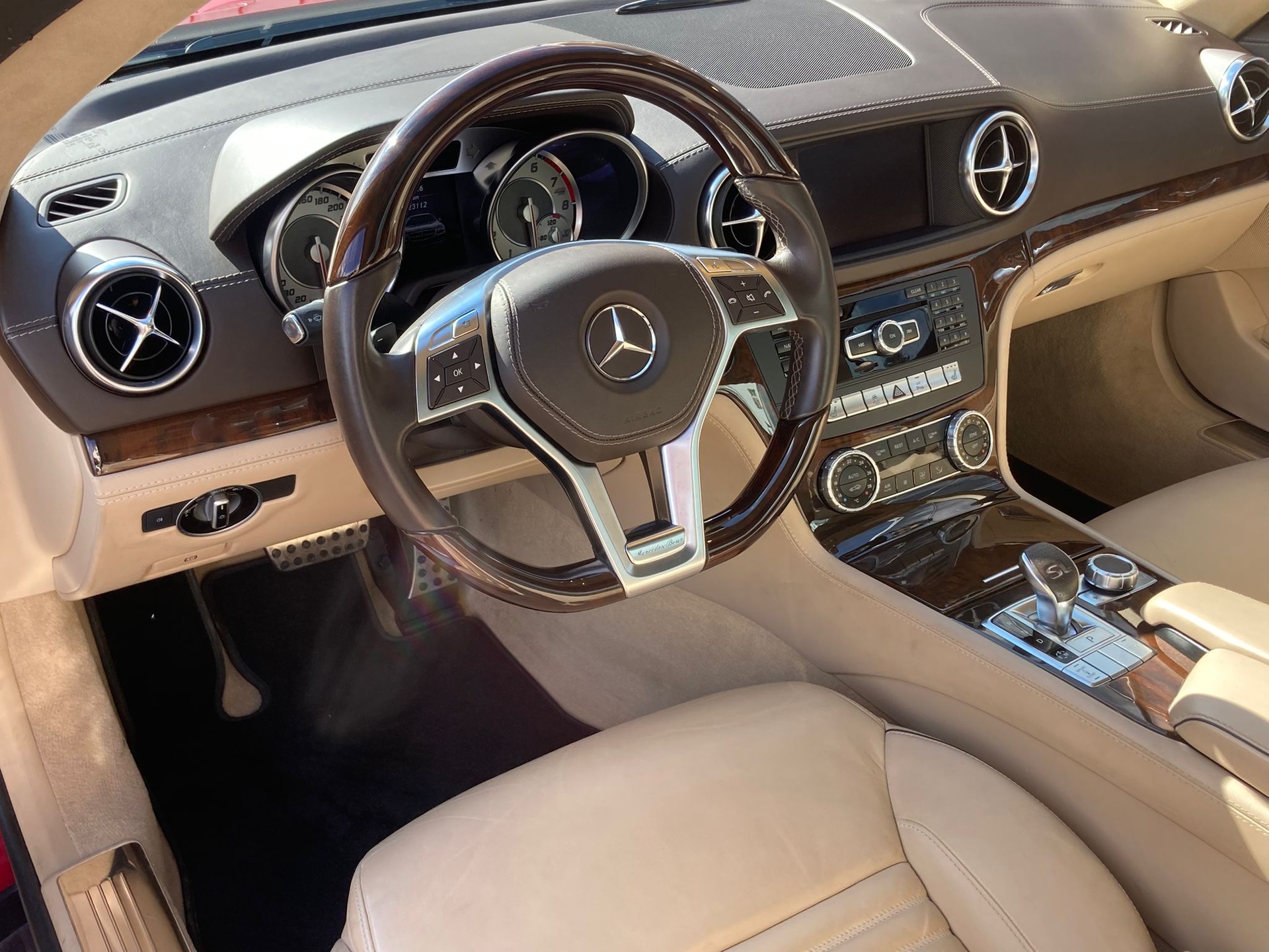 MERCEDES-BENZ SL 500 7G-Tronic-showroom-element-3