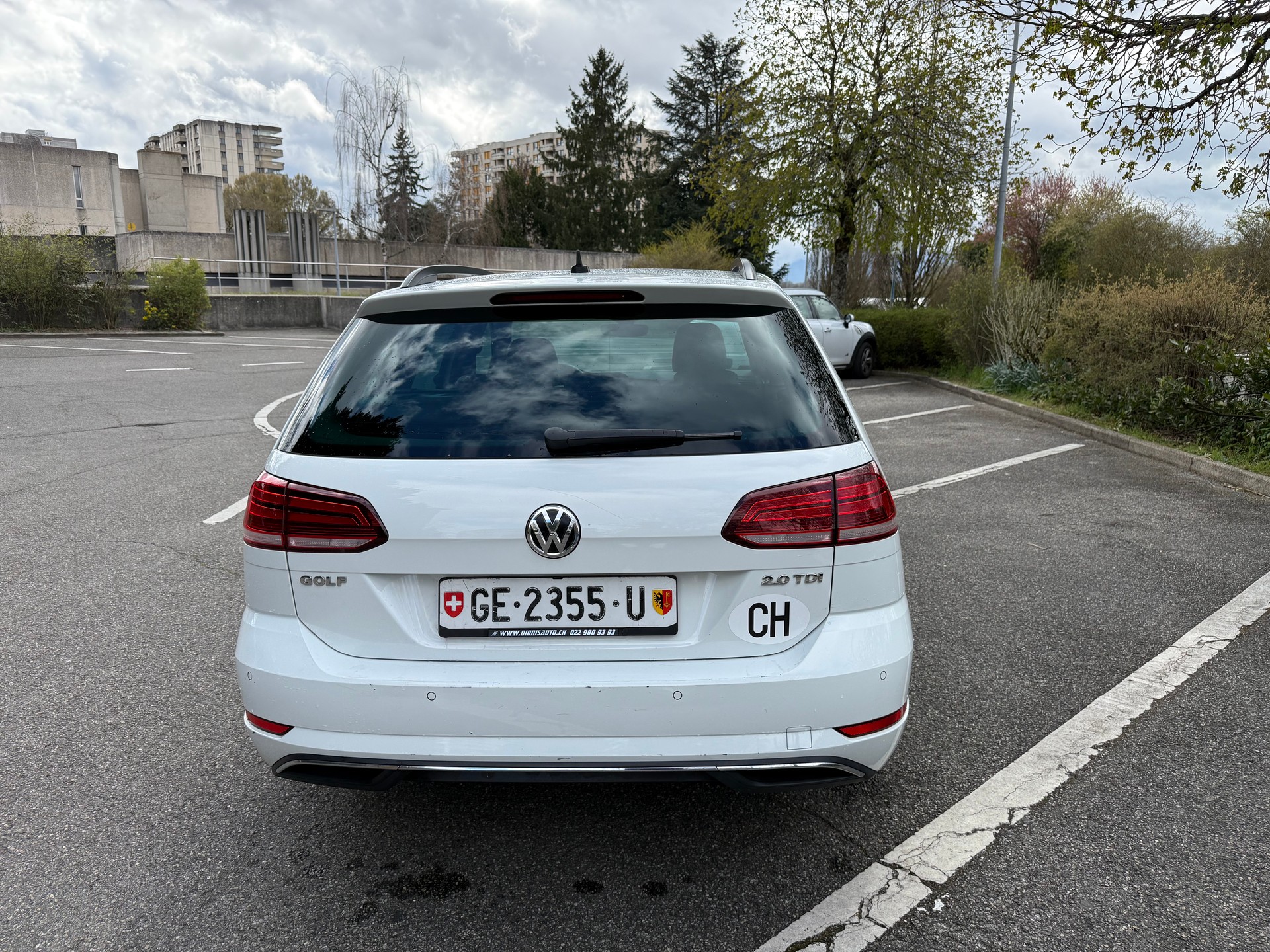 VW Golf Variant 2.0 TDI Comfortline DSG-showroom-element-3