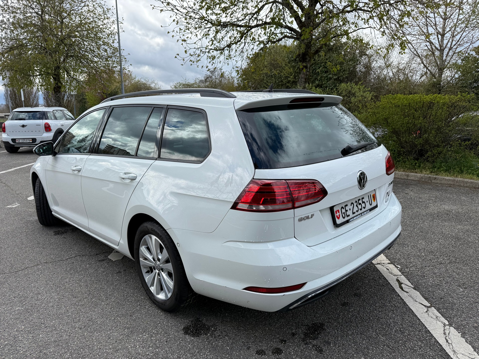 VW Golf Variant 2.0 TDI Comfortline DSG-image-4