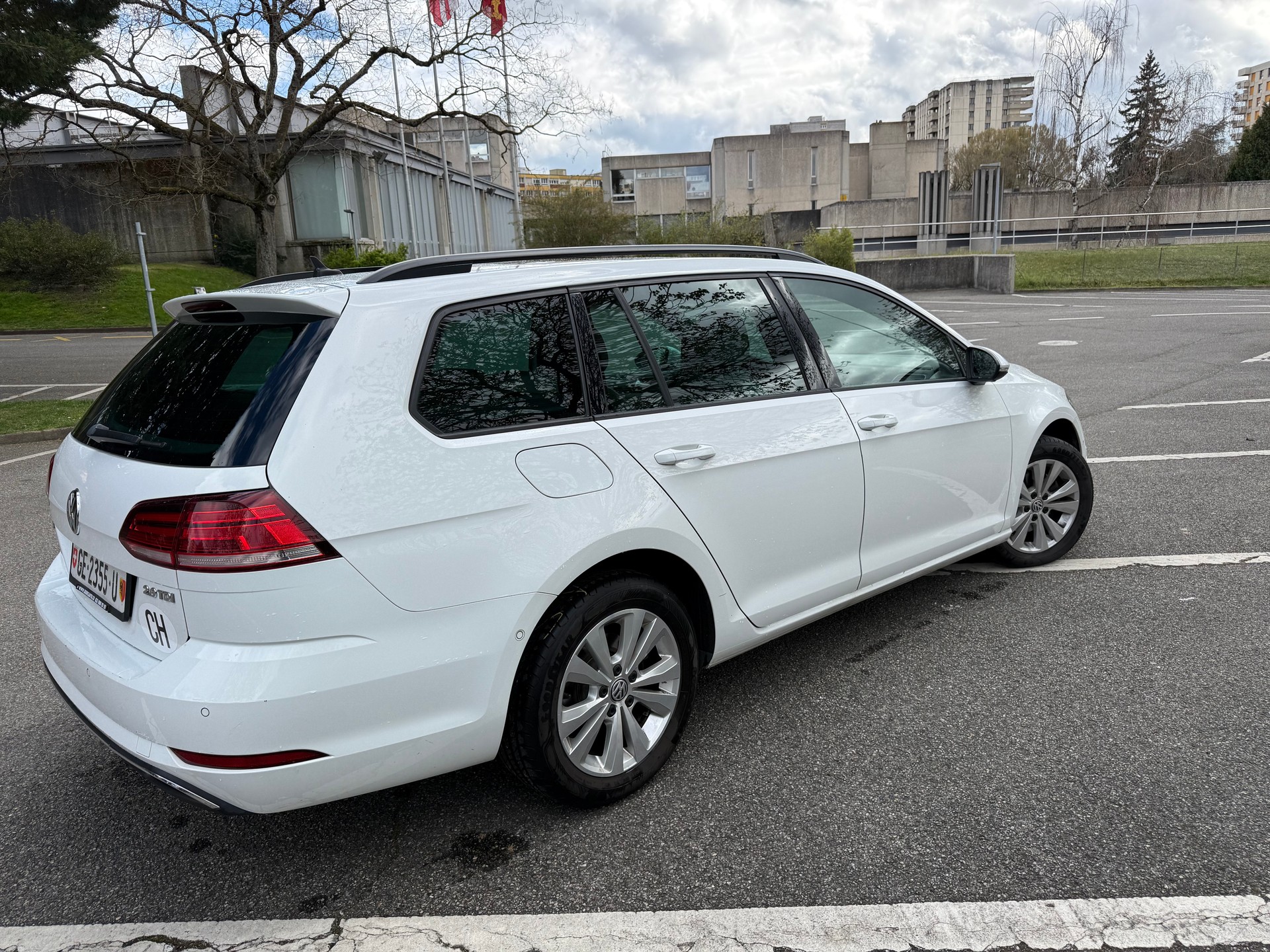 VW Golf Variant 2.0 TDI Comfortline DSG-showroom-element-2