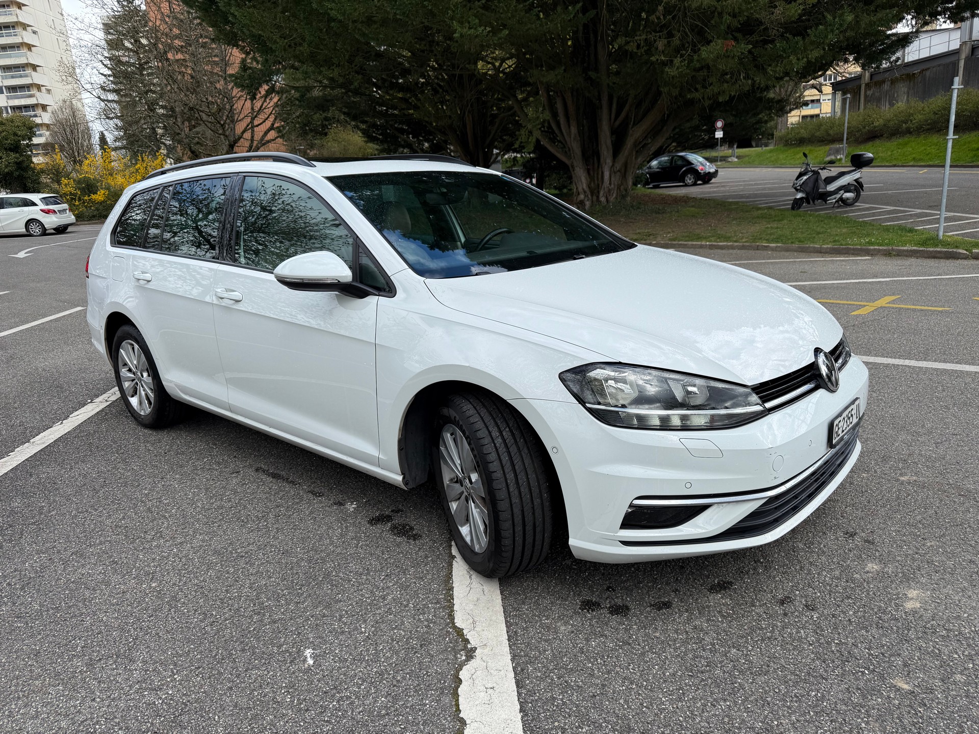 VW Golf Variant 2.0 TDI Comfortline DSG-showroom-element-1