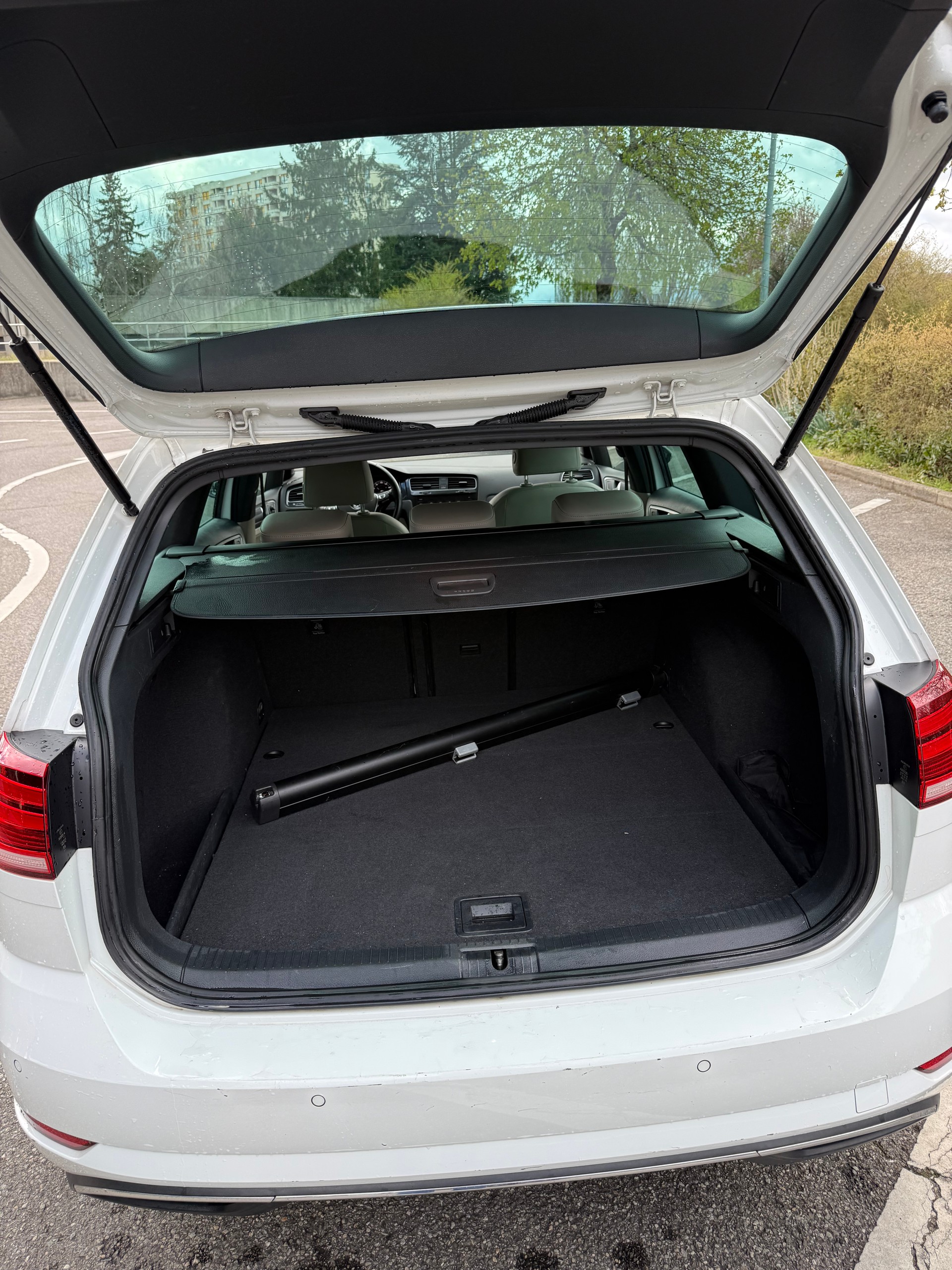 VW Golf Variant 2.0 TDI Comfortline DSG-image-5