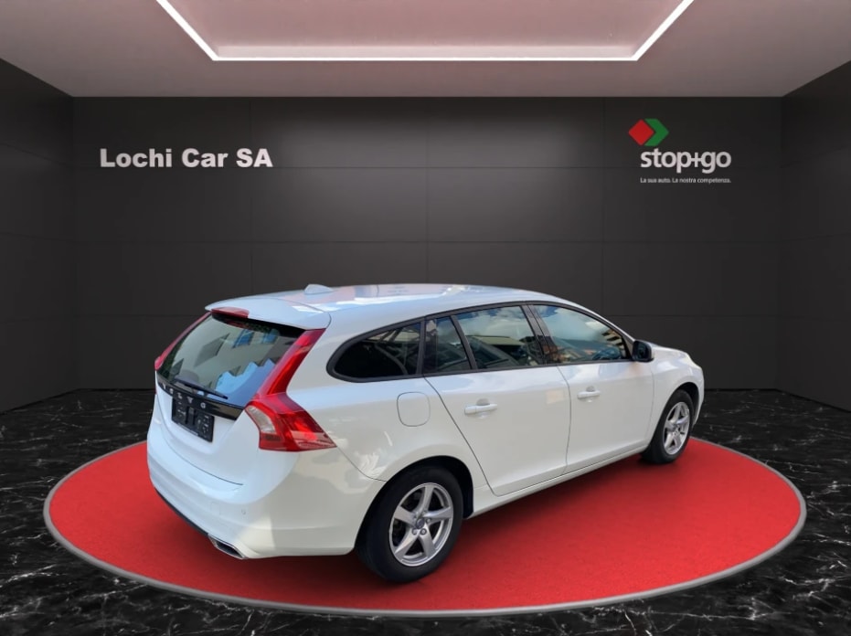 VOLVO V60 D4 Kinetic Geartronic-image-5