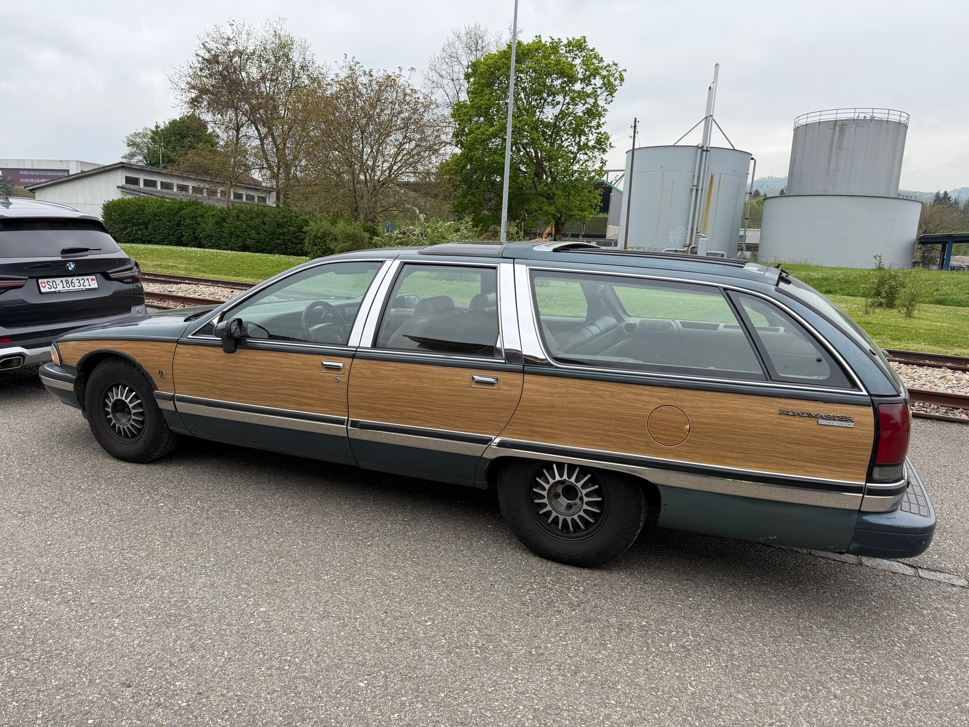 BUICK "UFO" !! ROUDMASTER KOMBI 5.7 LITER V8. MIT 8 PLÄTZE. SEHR SELTEN. ZUM AUFBEREITEN 4`500.- AB PLATZ.-showroom-element-1
