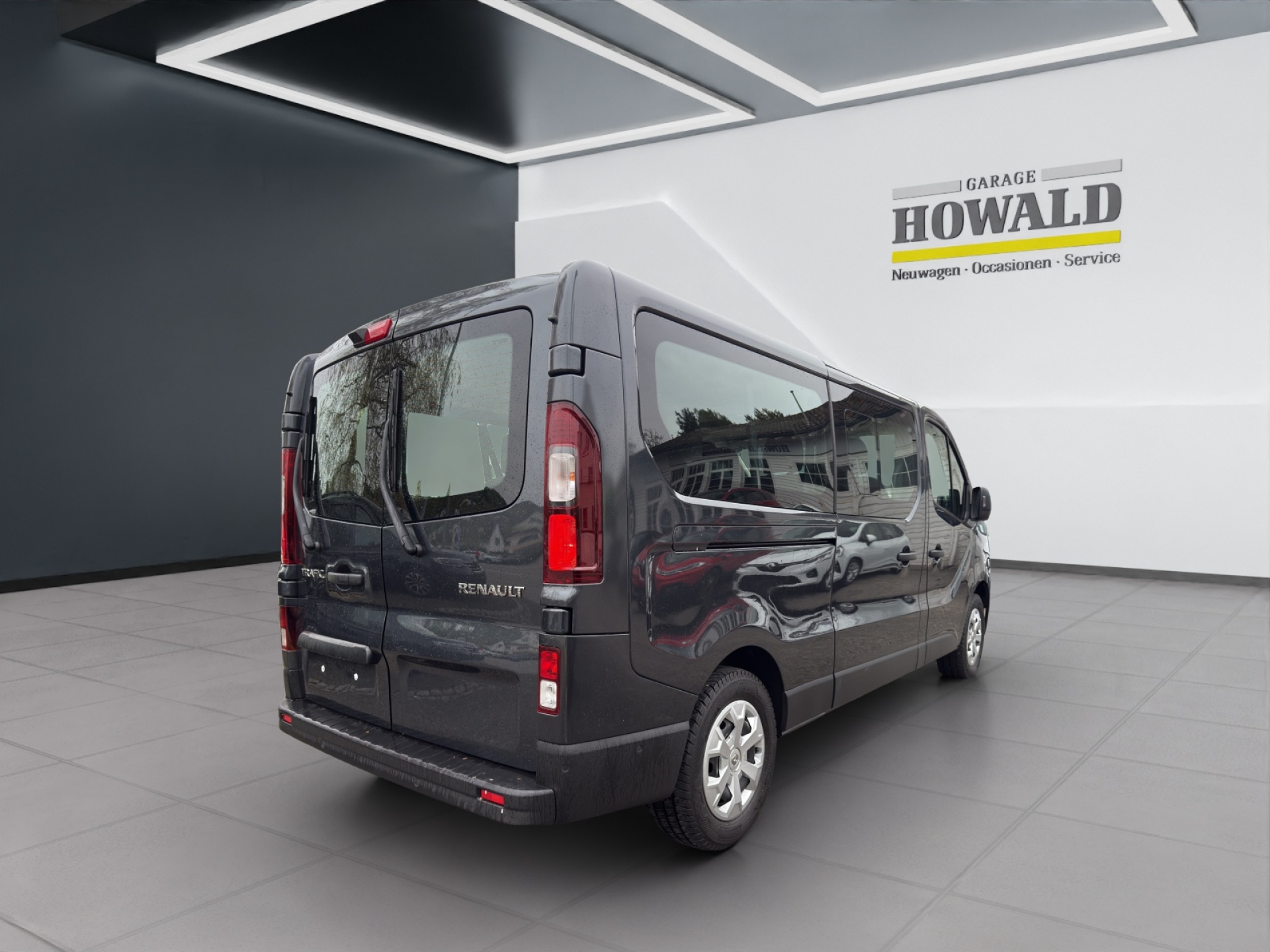 RENAULT Trafic Grand Passenger-image-4