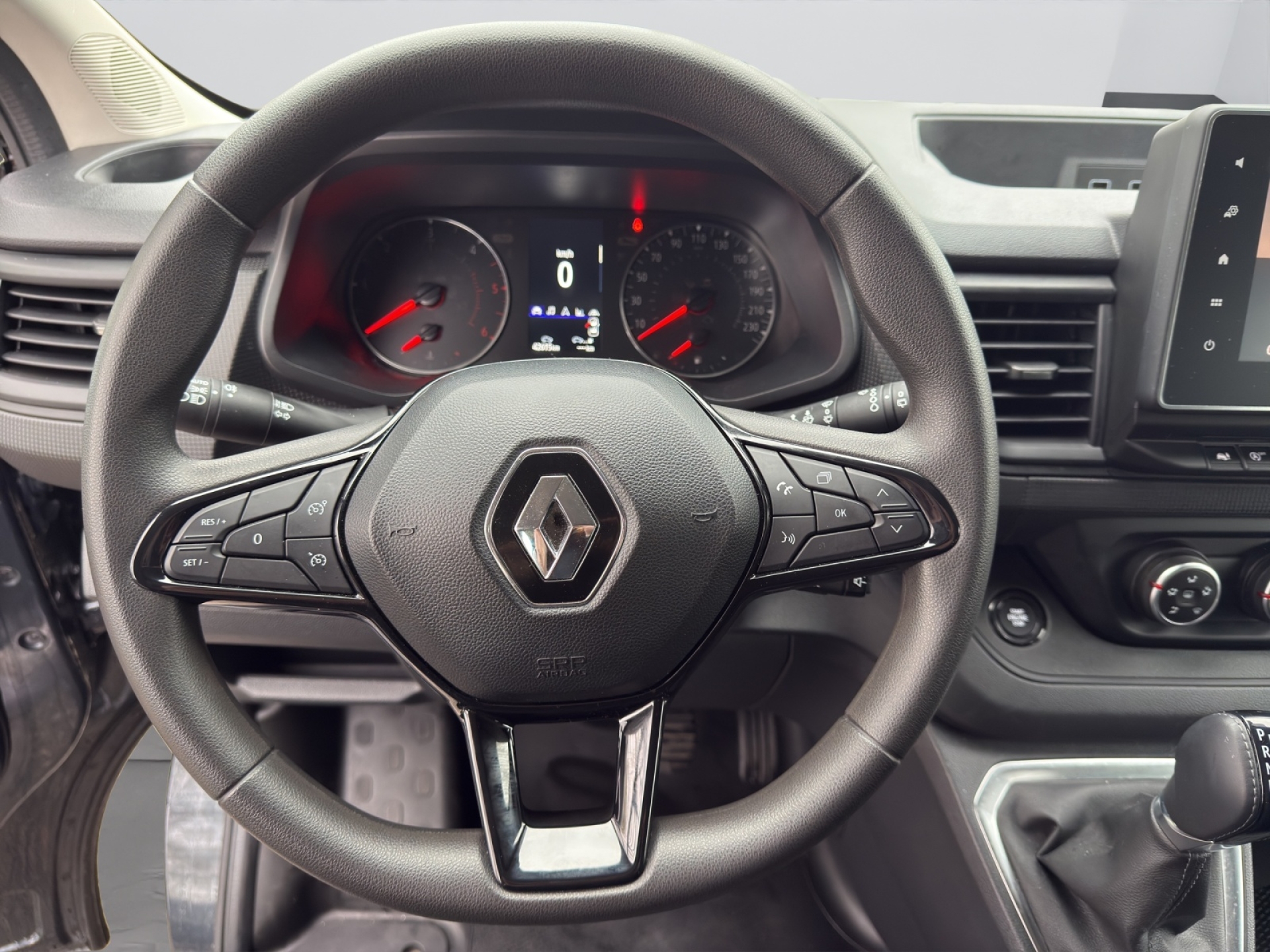 RENAULT Trafic Grand Passenger-image-7