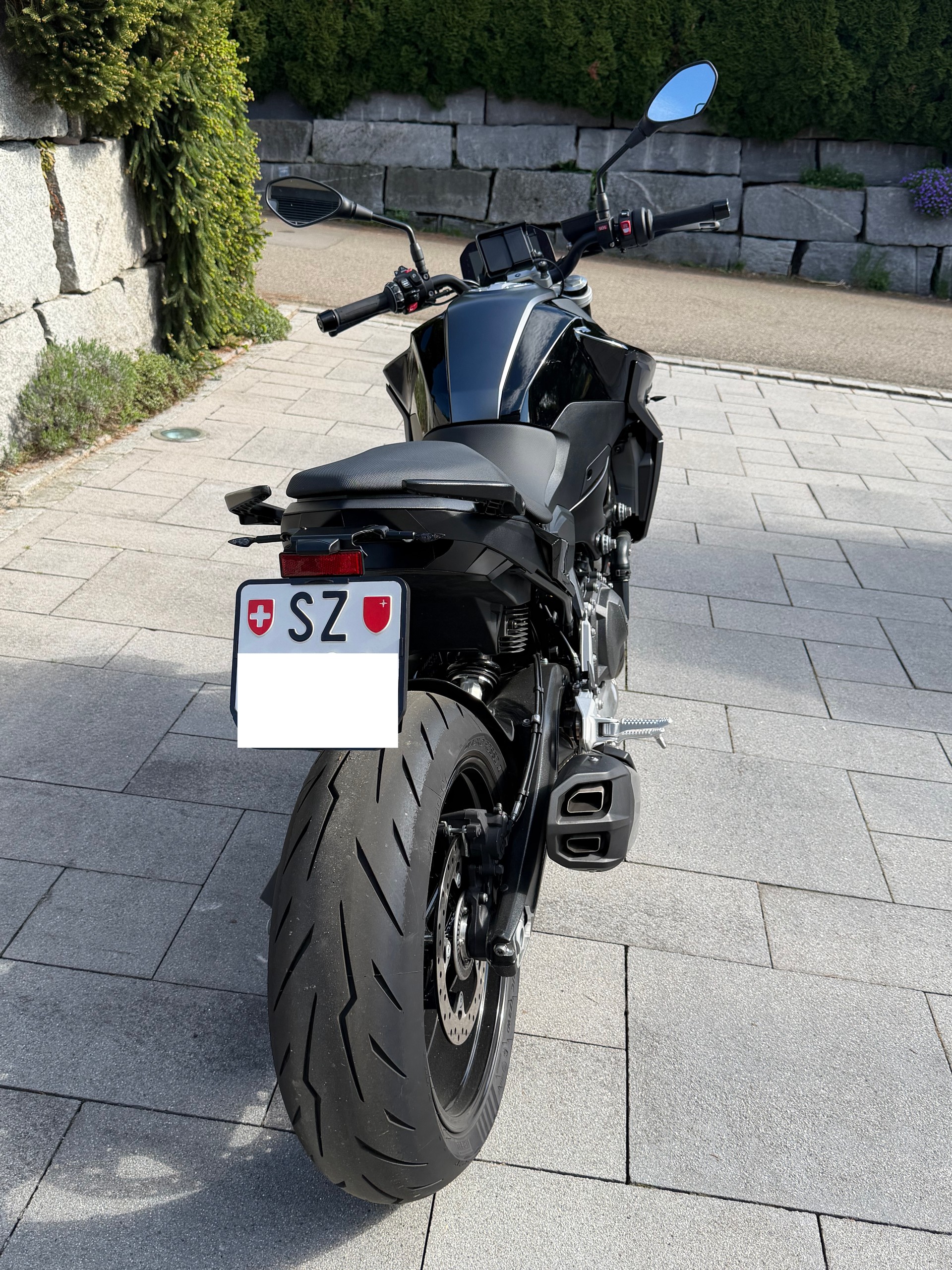 BMW F 900 R TIPPLE BLACK-image-4
