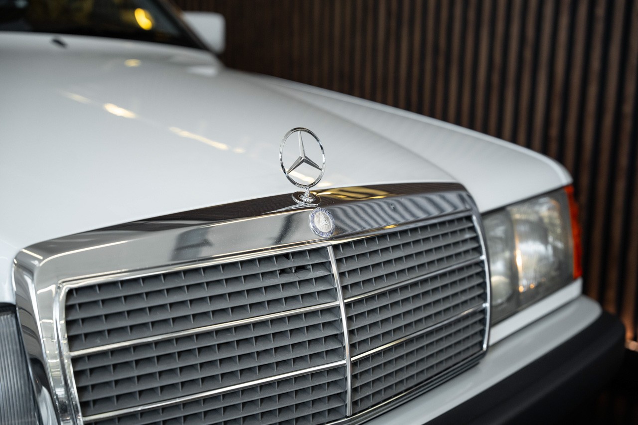 MERCEDES-BENZ 190 E 2.0-image-10