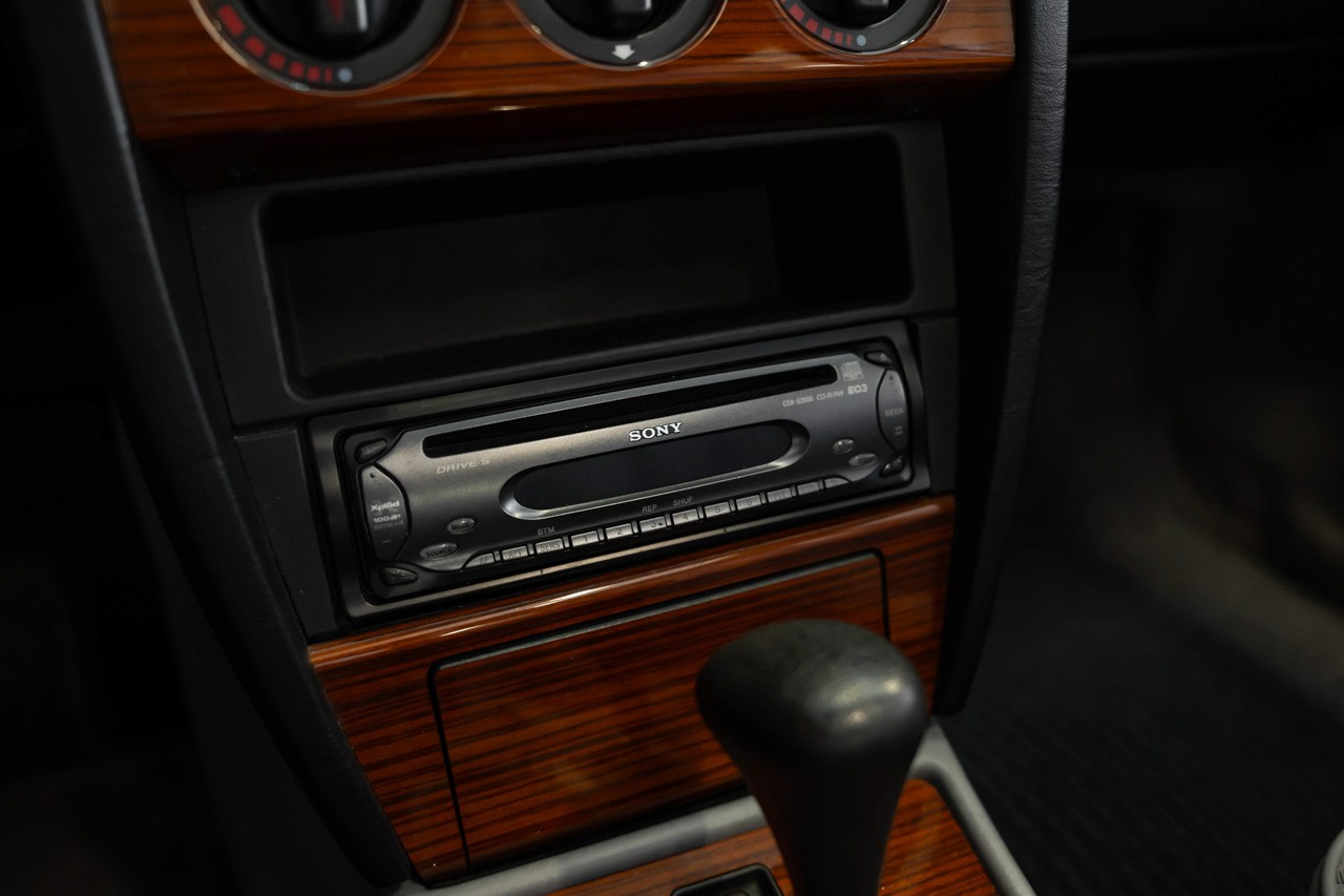 MERCEDES-BENZ 190 E 2.0-image-24