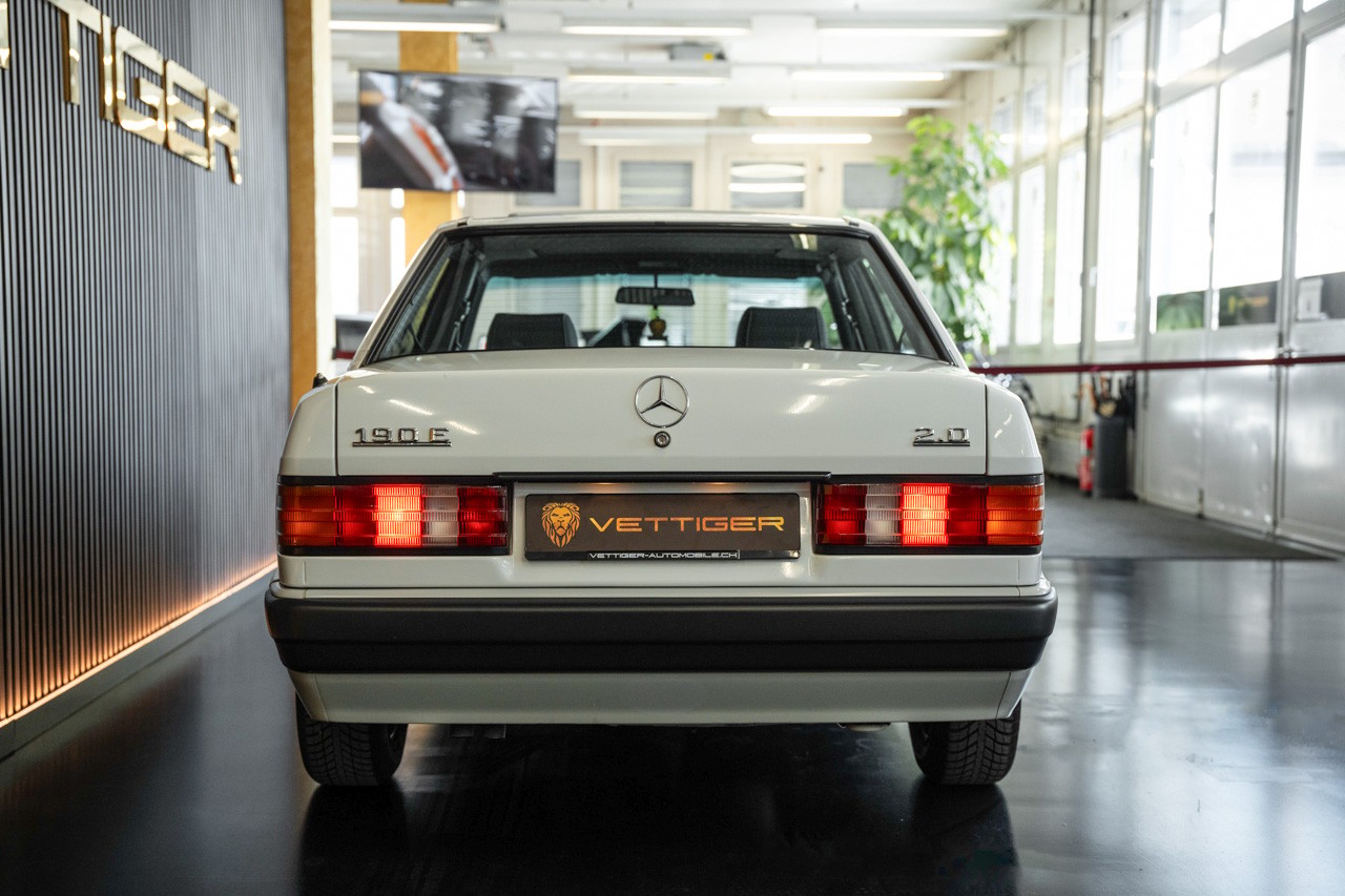 MERCEDES-BENZ 190 E 2.0-image-4