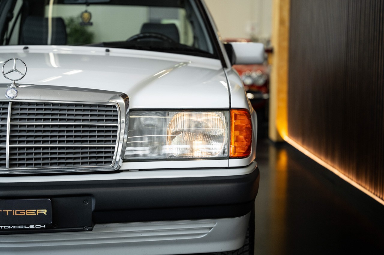 MERCEDES-BENZ 190 E 2.0-image-7