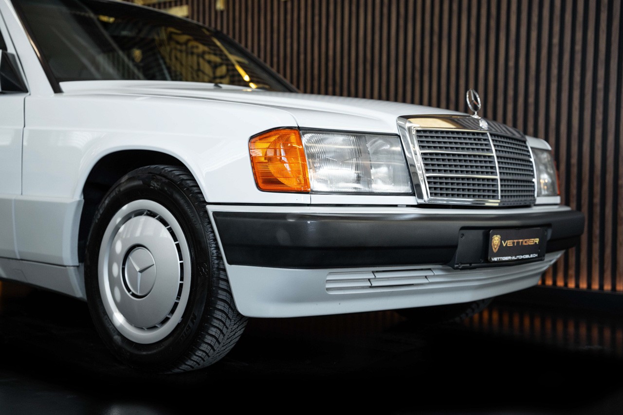 MERCEDES-BENZ 190 E 2.0-image-9