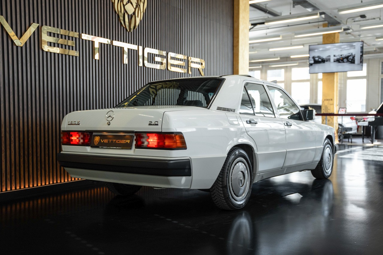 MERCEDES-BENZ 190 E 2.0-image-6