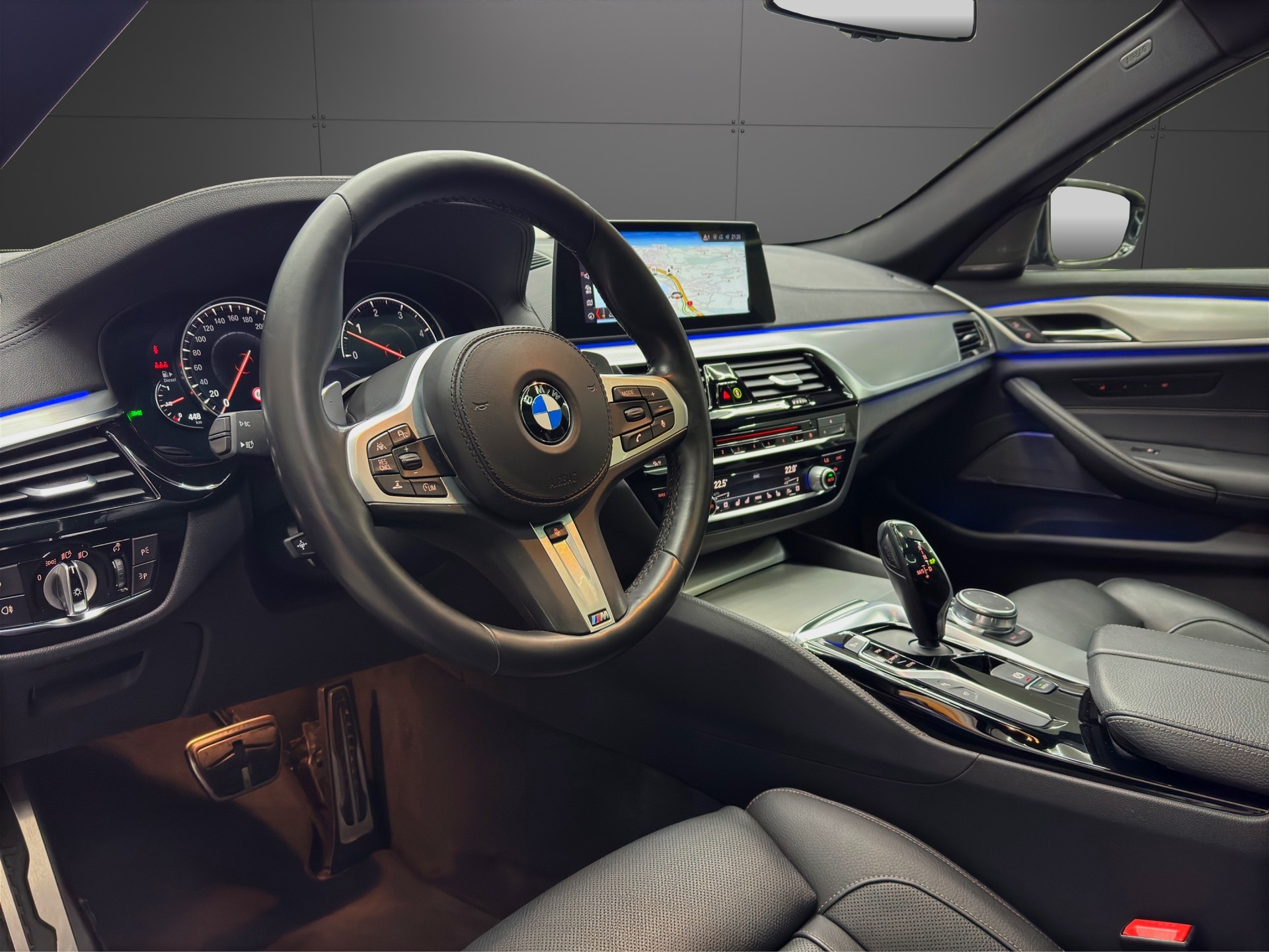 BMW 540d xDrive Touring Steptronic M Sport-image-9