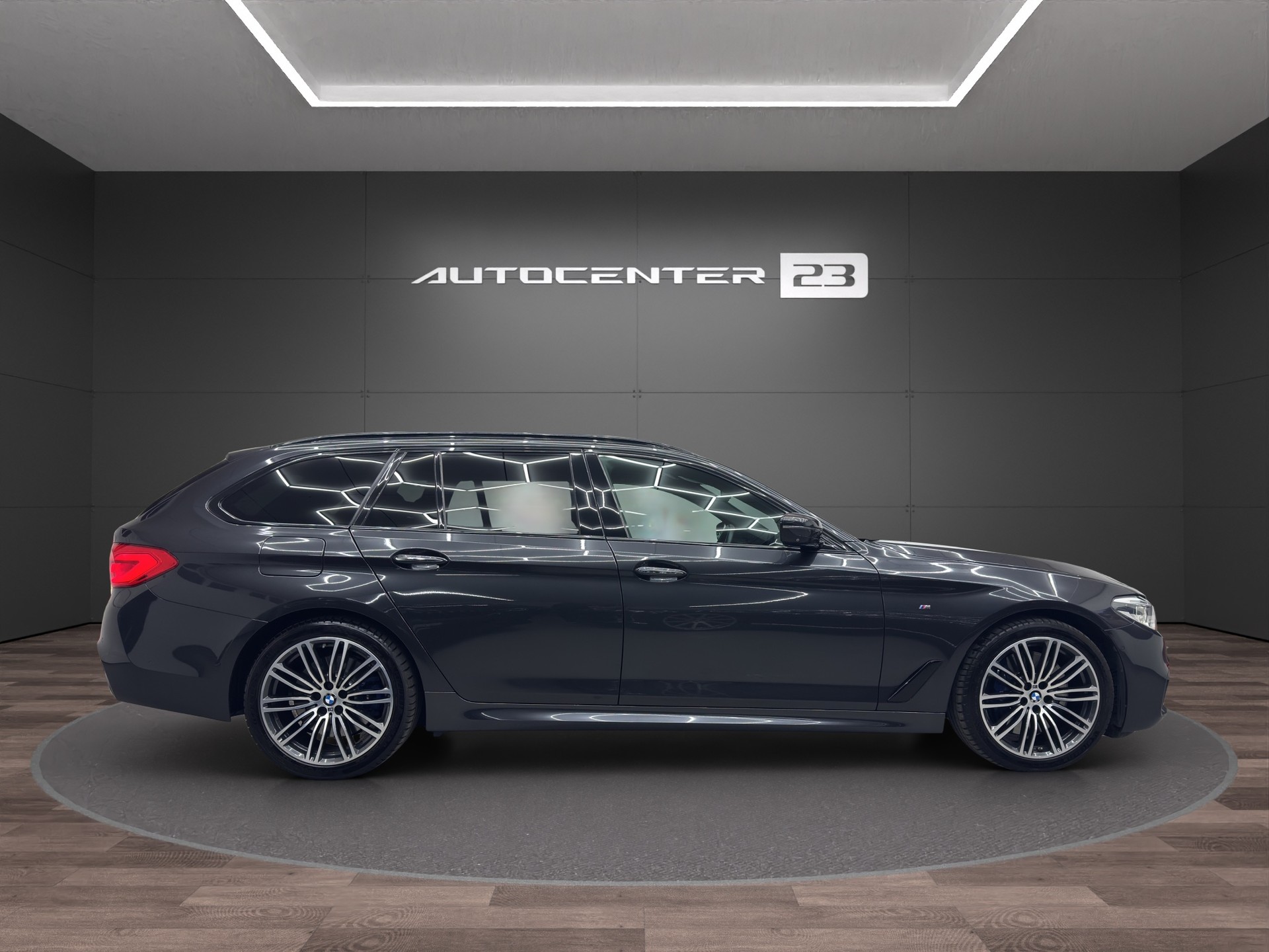 BMW 540d xDrive Touring Steptronic M Sport-image-5