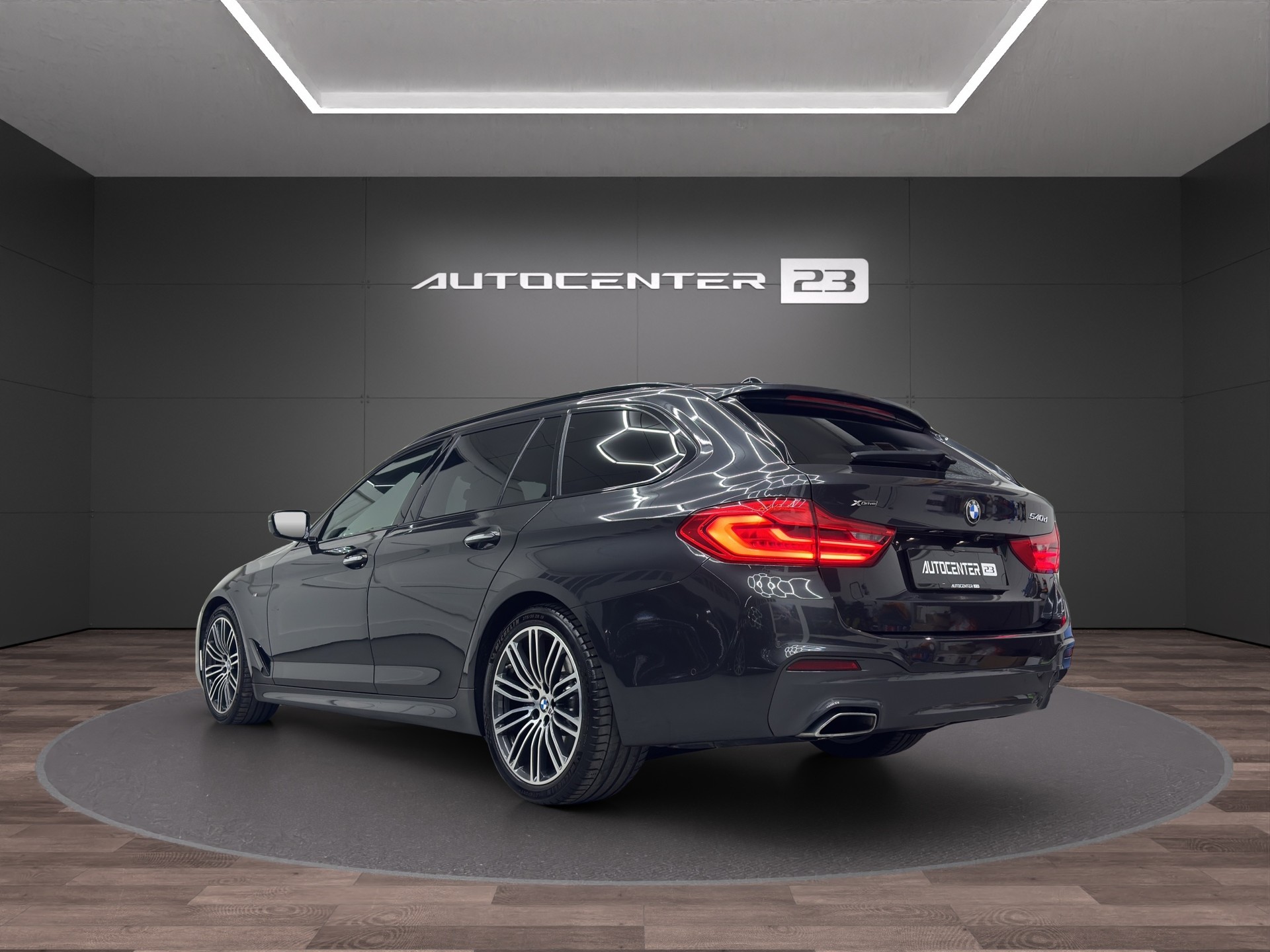 BMW 540d xDrive Touring Steptronic M Sport-image-2