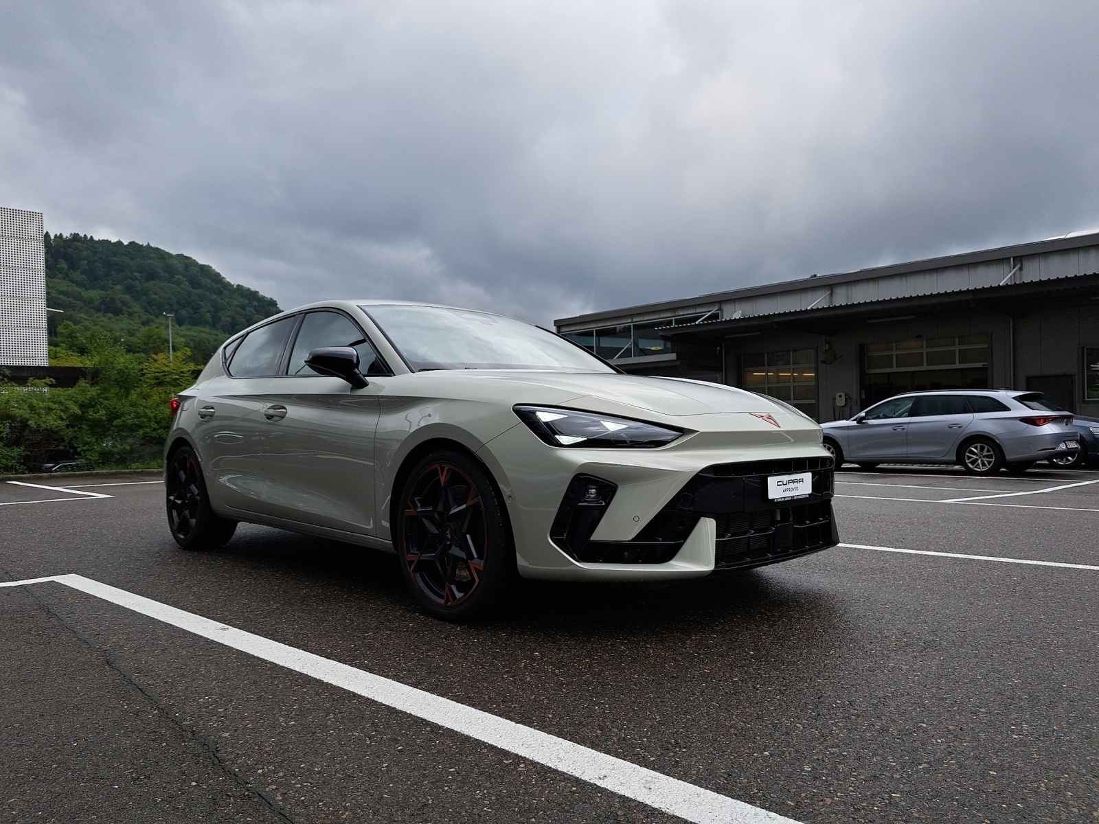CUPRA Leon 2.0 TSI 300 VZ DSG-image-25