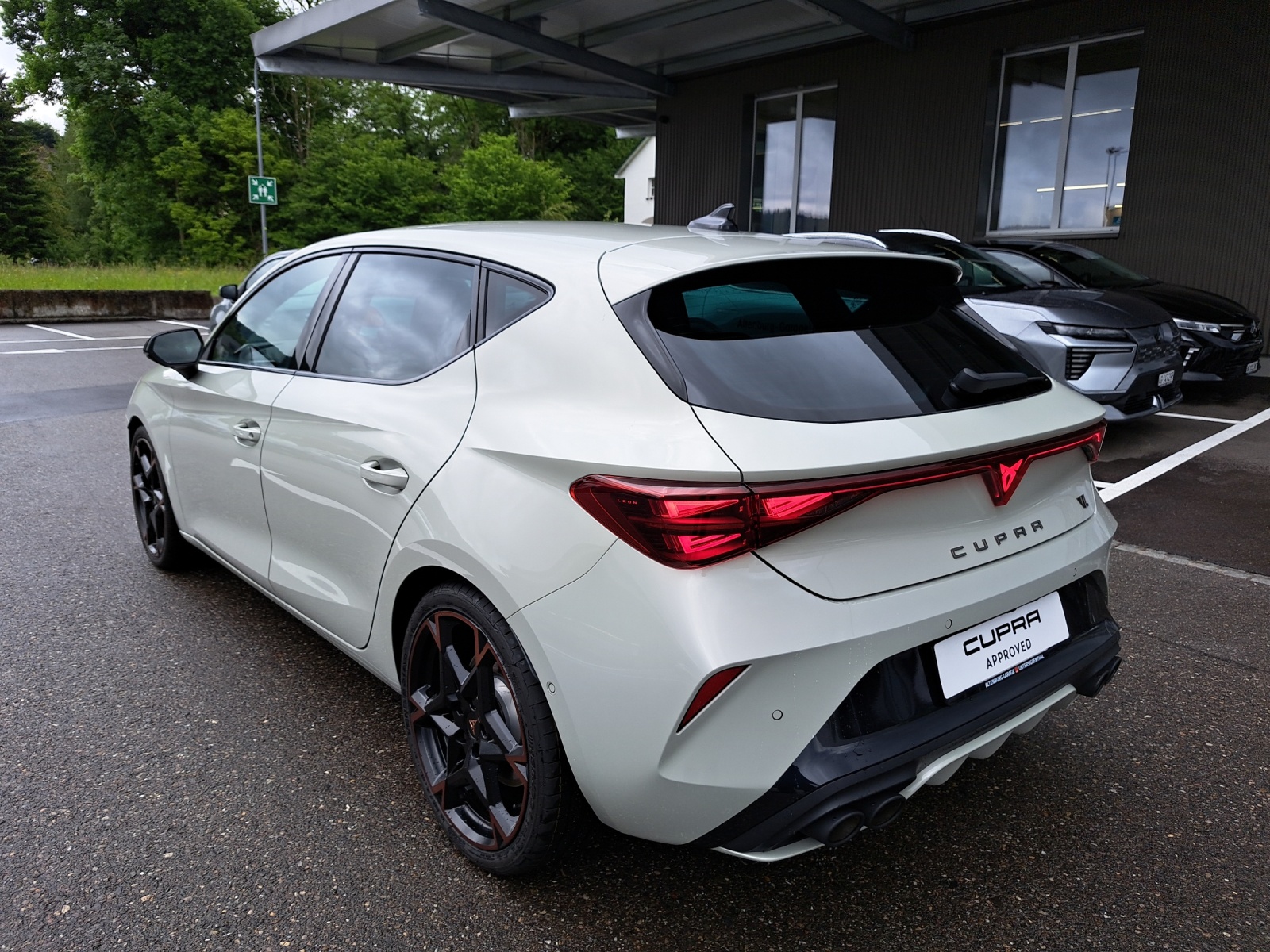 CUPRA Leon 2.0 TSI 300 VZ DSG-image-23